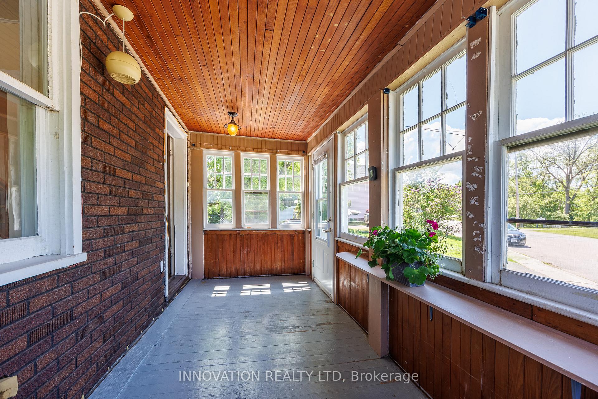 Photo 10 of 301 Sidney Avenue, Renfrew — HOMEH