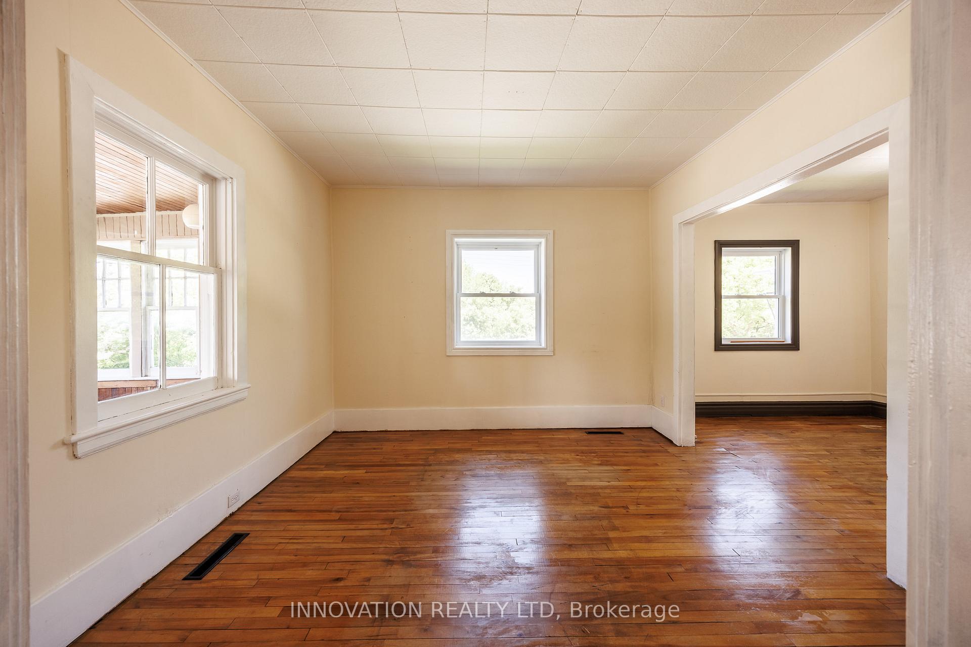 Photo 12 of 301 Sidney Avenue, Renfrew — HOMEH