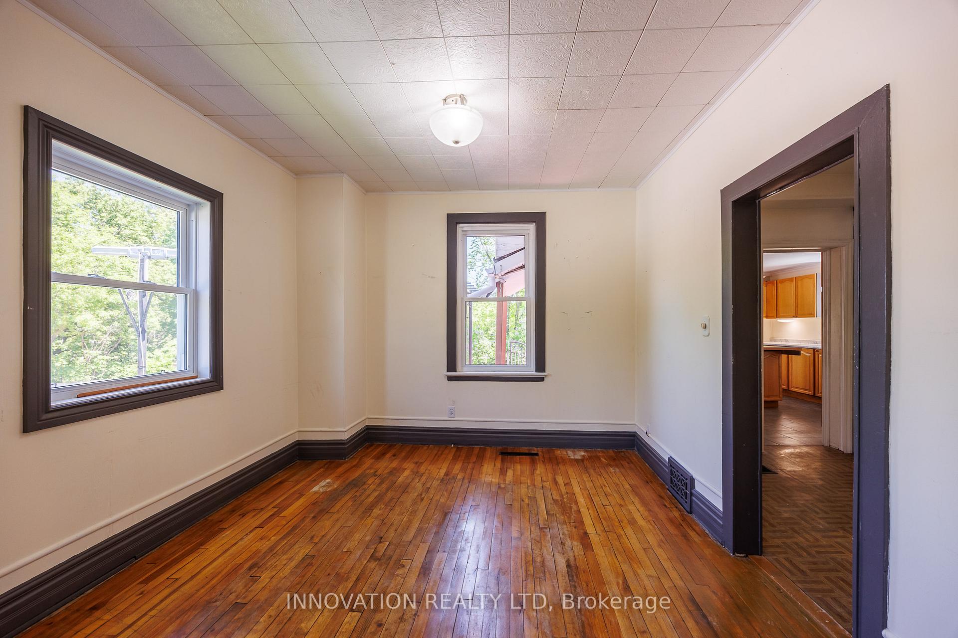 Photo 14 of 301 Sidney Avenue, Renfrew — HOMEH