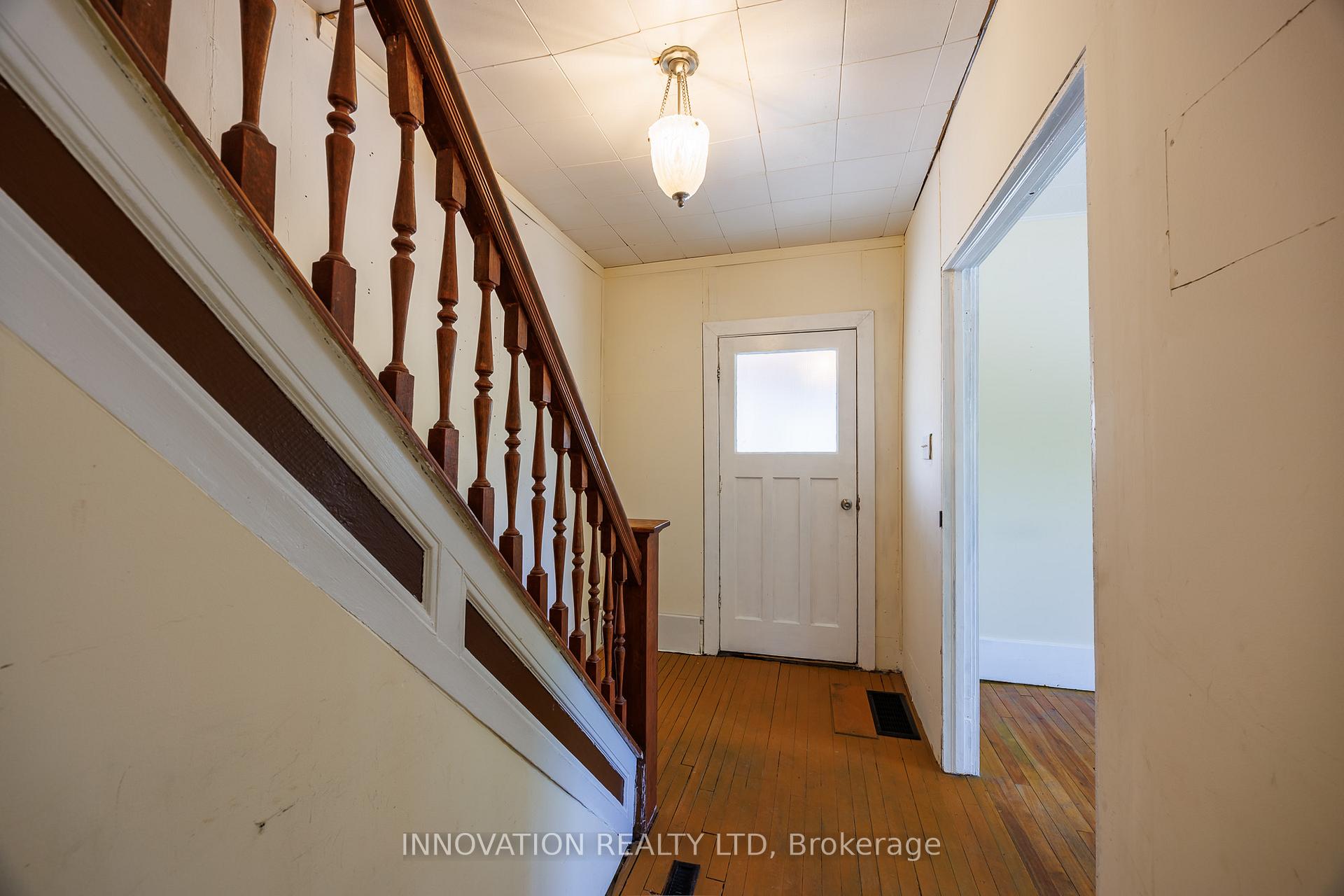 Photo 18 of 301 Sidney Avenue, Renfrew — HOMEH