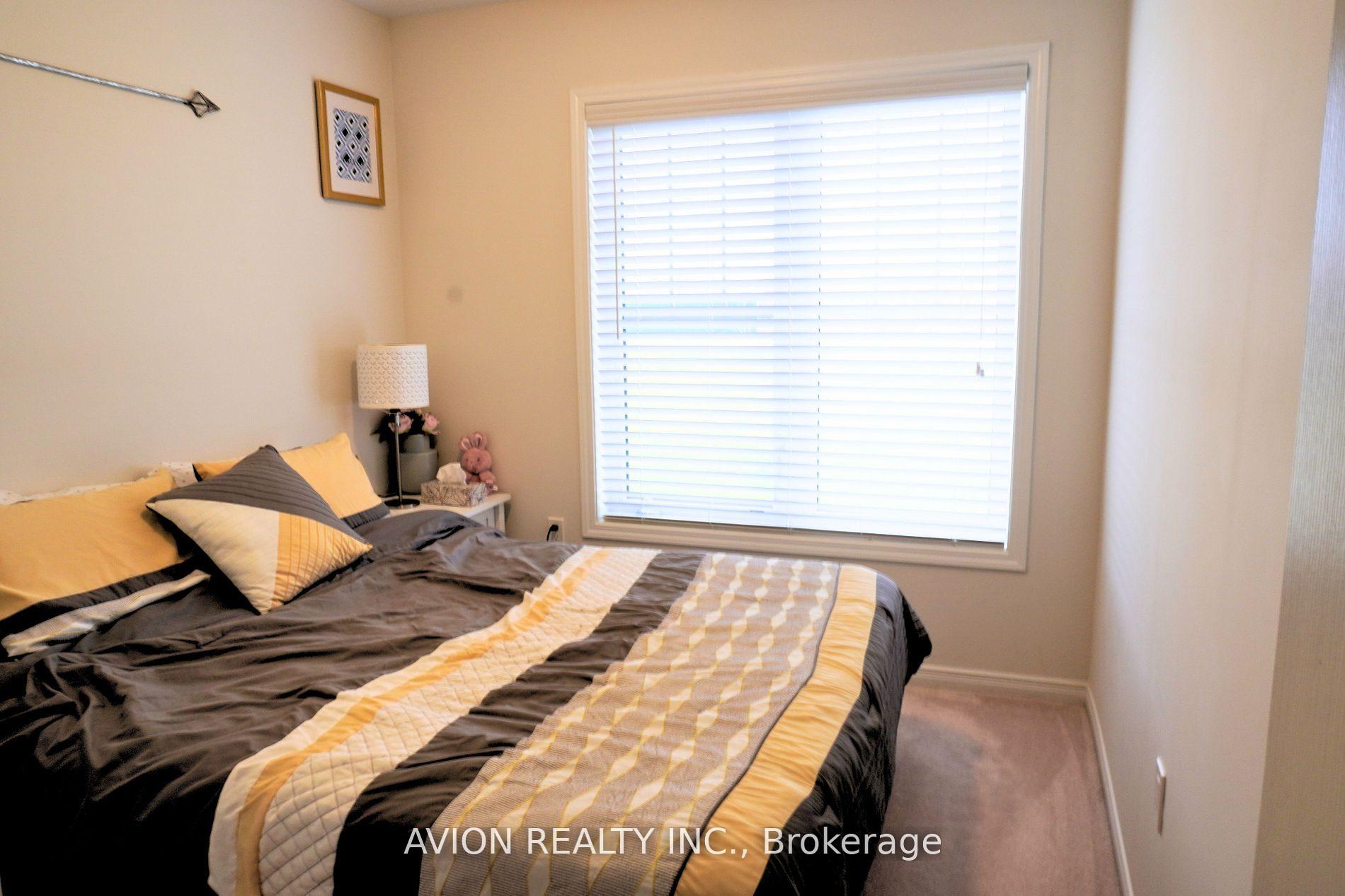 Photo 3 of 866 Atwater Path, Oshawa, Lakeview — HOMEH