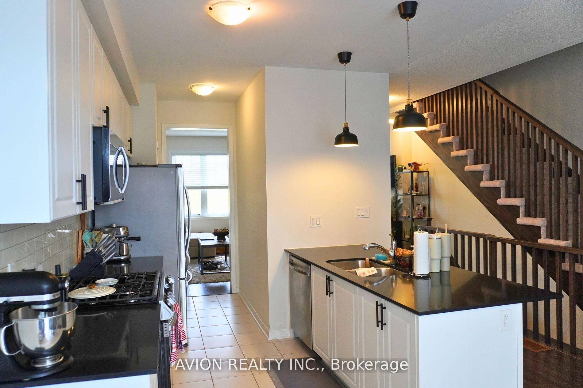 Photo 6 of 866 Atwater Path, Oshawa, Lakeview — HOMEH
