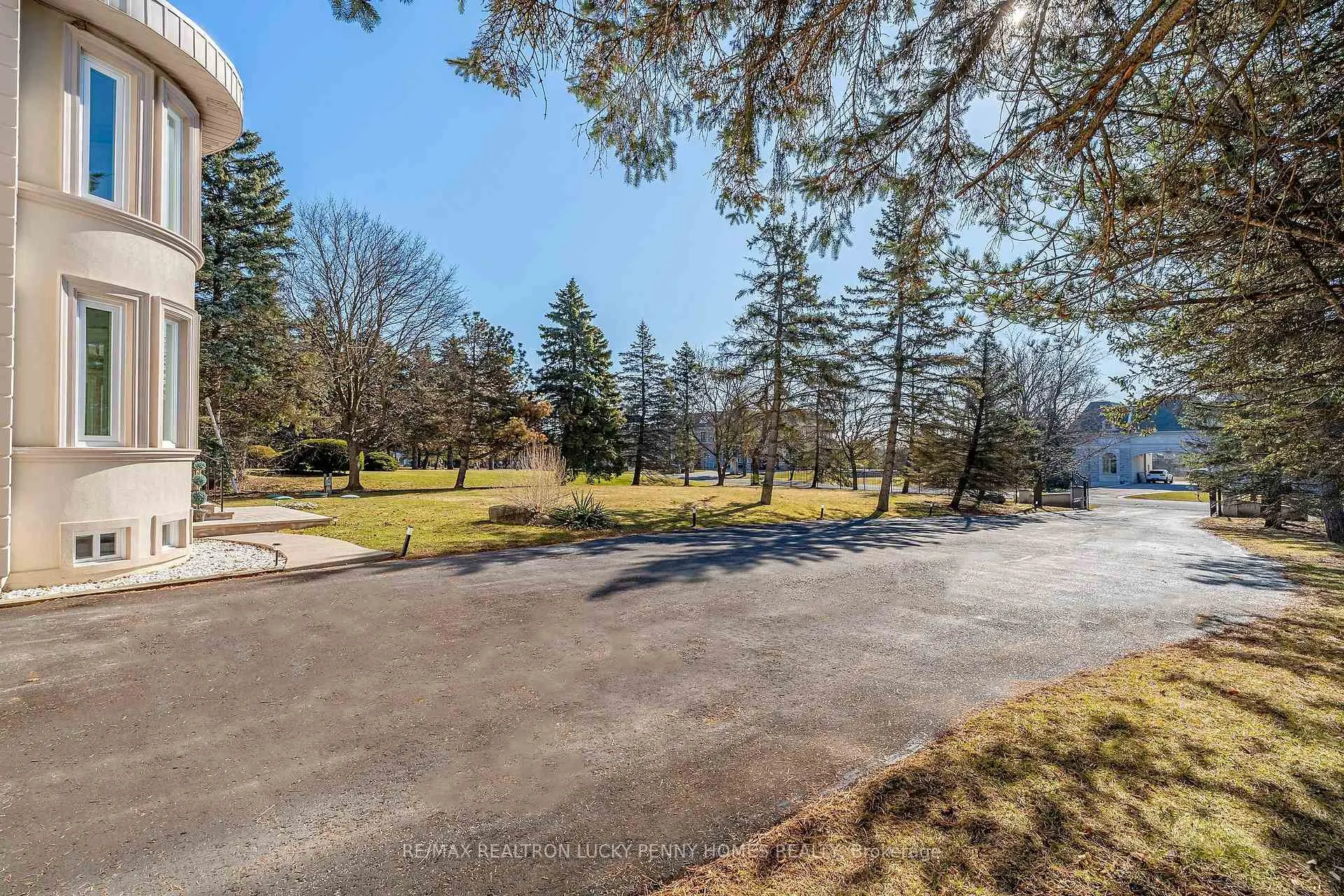 Photo 6 of 35 Cachet Parkway, Markham, Devil's Elbow — HOMEH