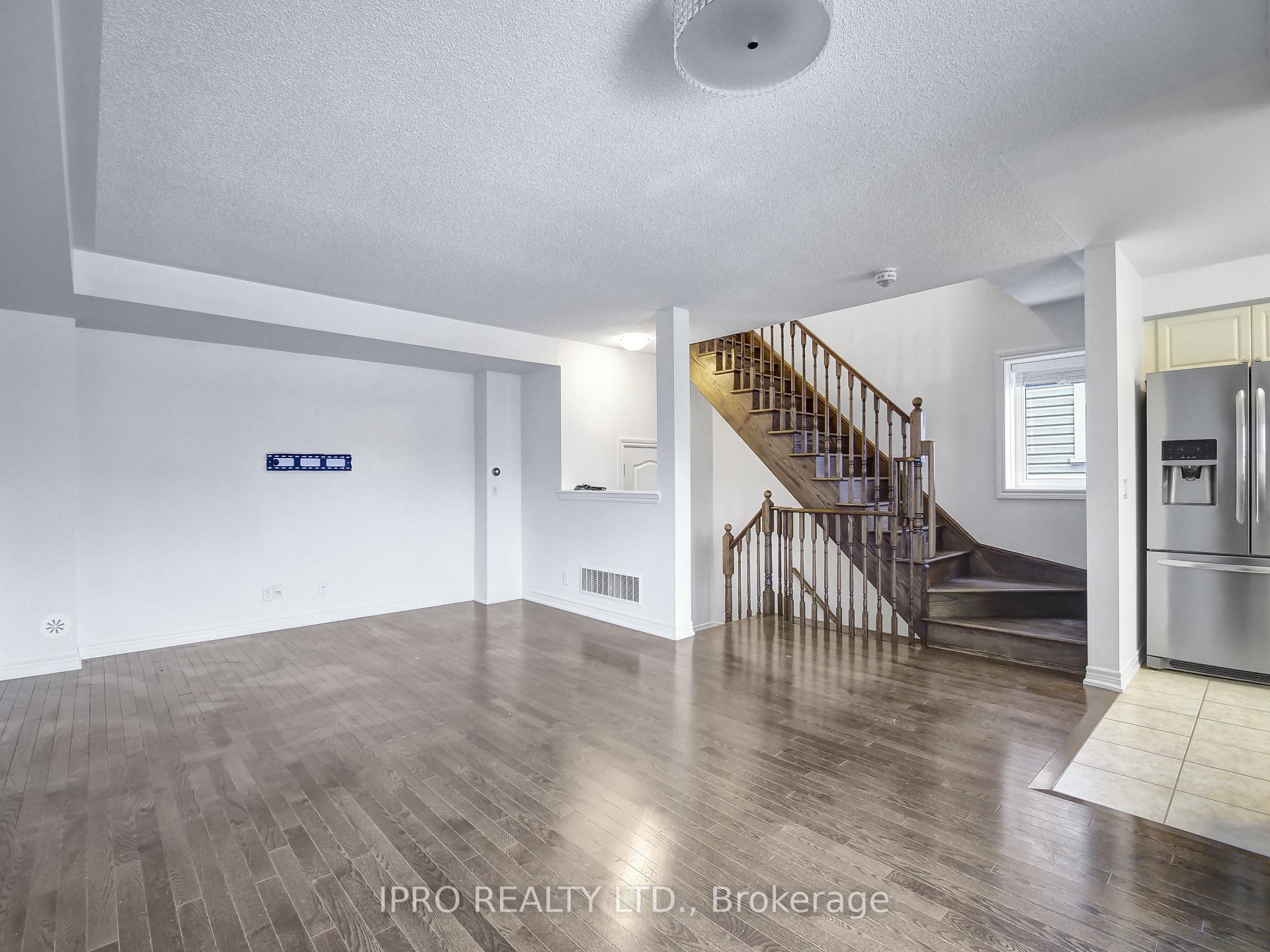Photo 9 of 36 Tabaret Crescent, Oshawa, Windfields — HOMEH