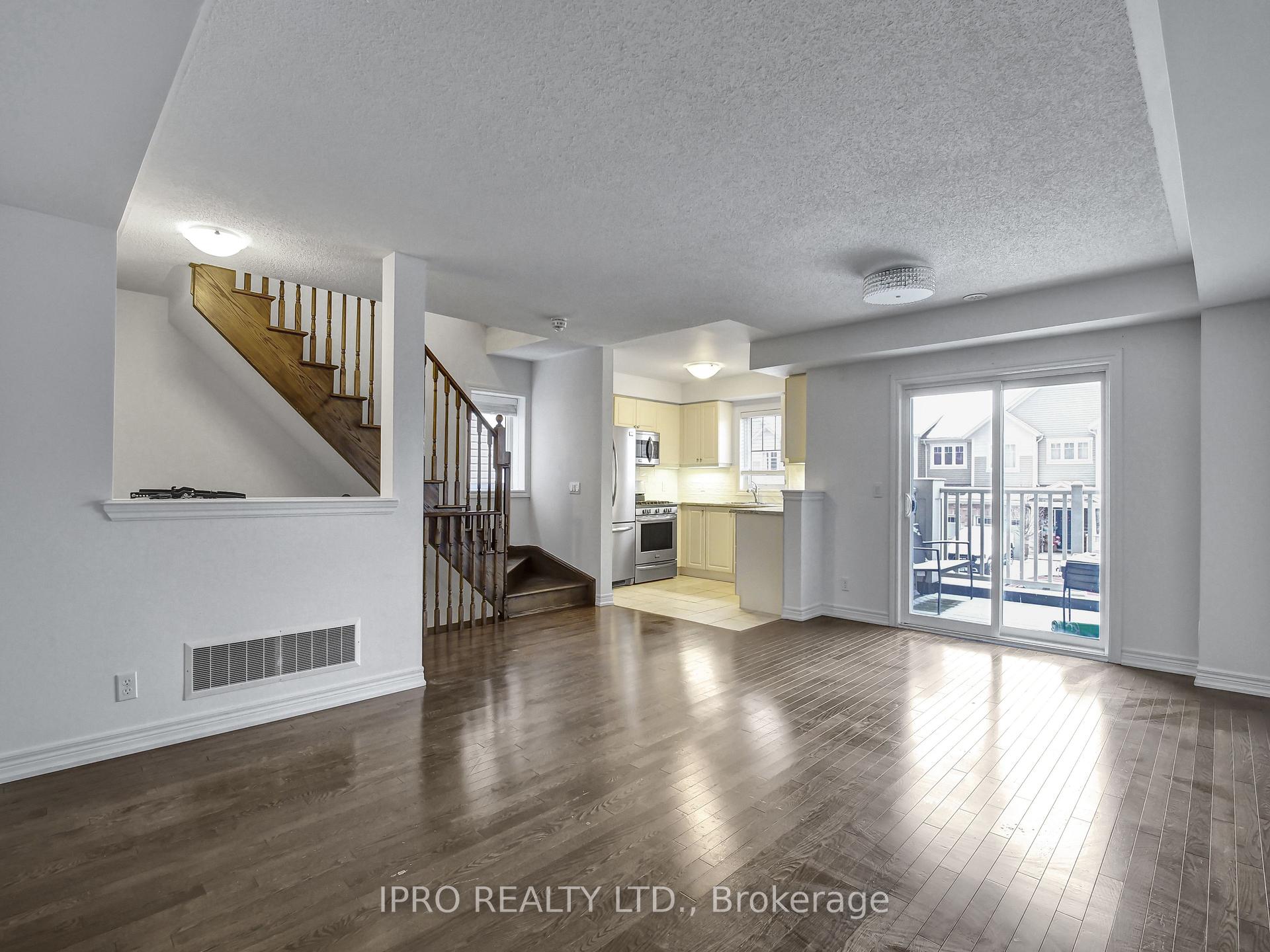 Photo 10 of 36 Tabaret Crescent, Oshawa, Windfields — HOMEH