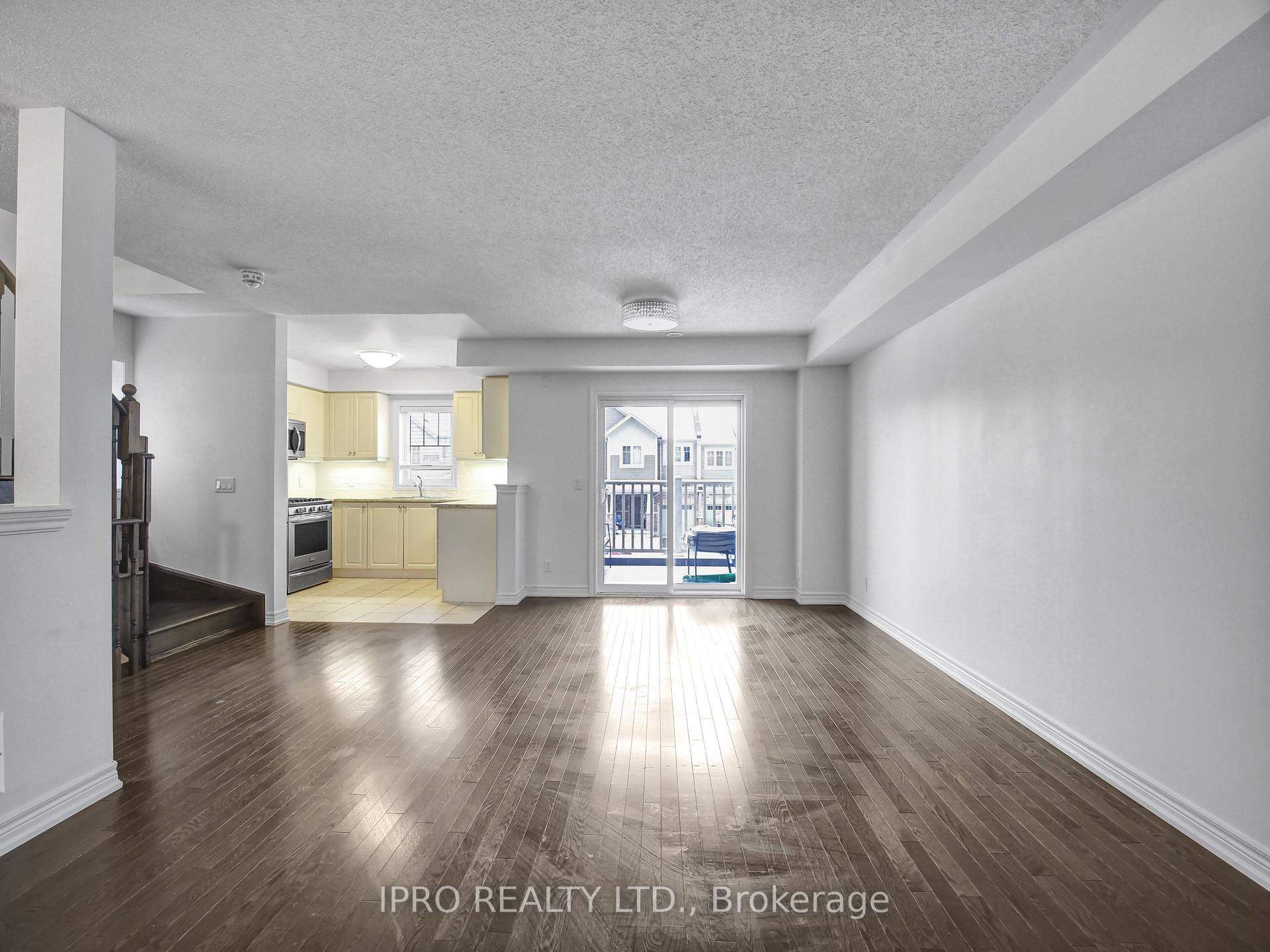 Photo 11 of 36 Tabaret Crescent, Oshawa, Windfields — HOMEH