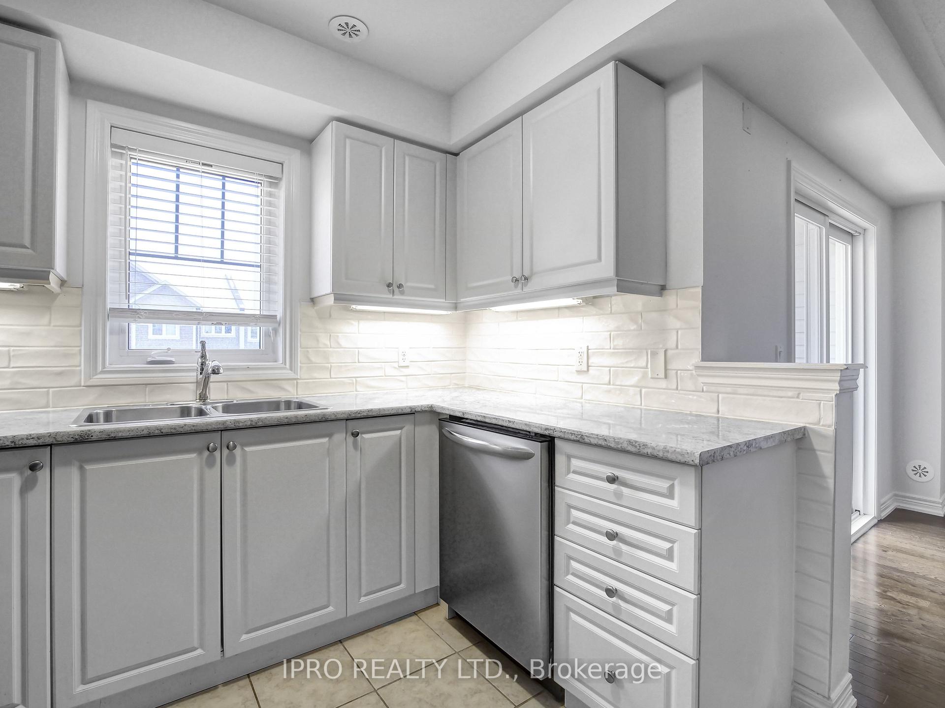 Photo 18 of 36 Tabaret Crescent, Oshawa, Windfields — HOMEH