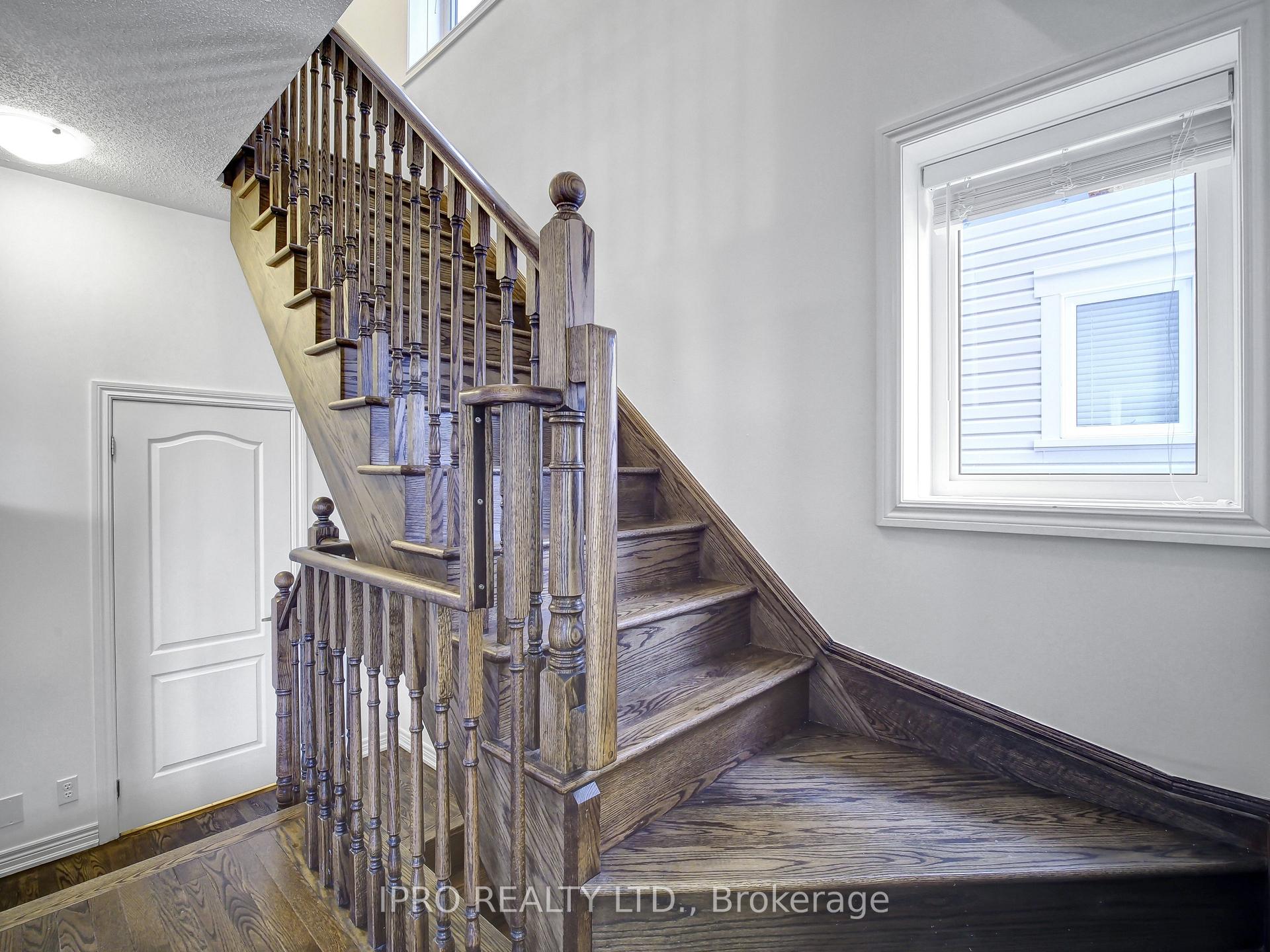 Photo 20 of 36 Tabaret Crescent, Oshawa, Windfields — HOMEH