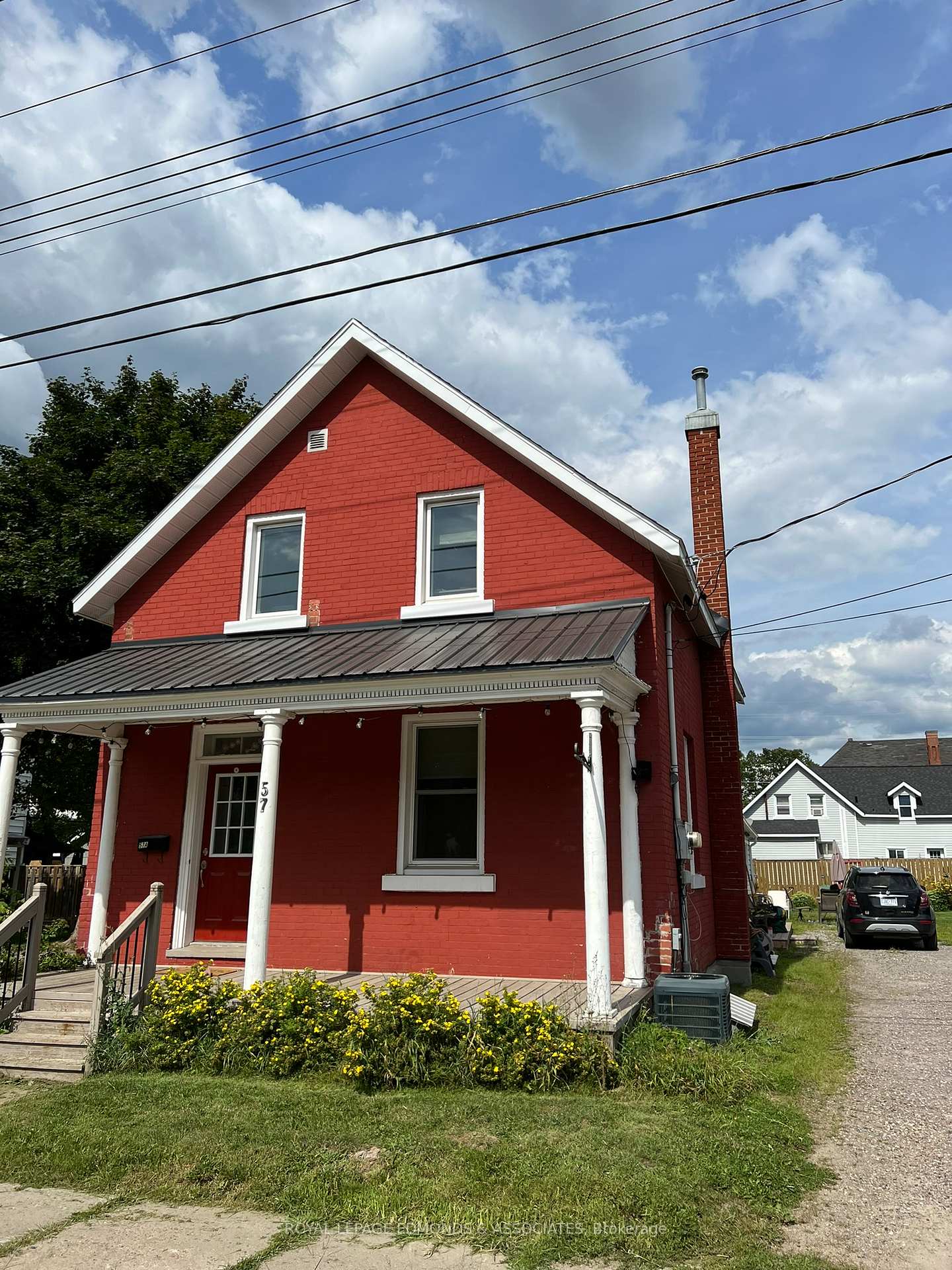 Front of 57 Lochiel Street S