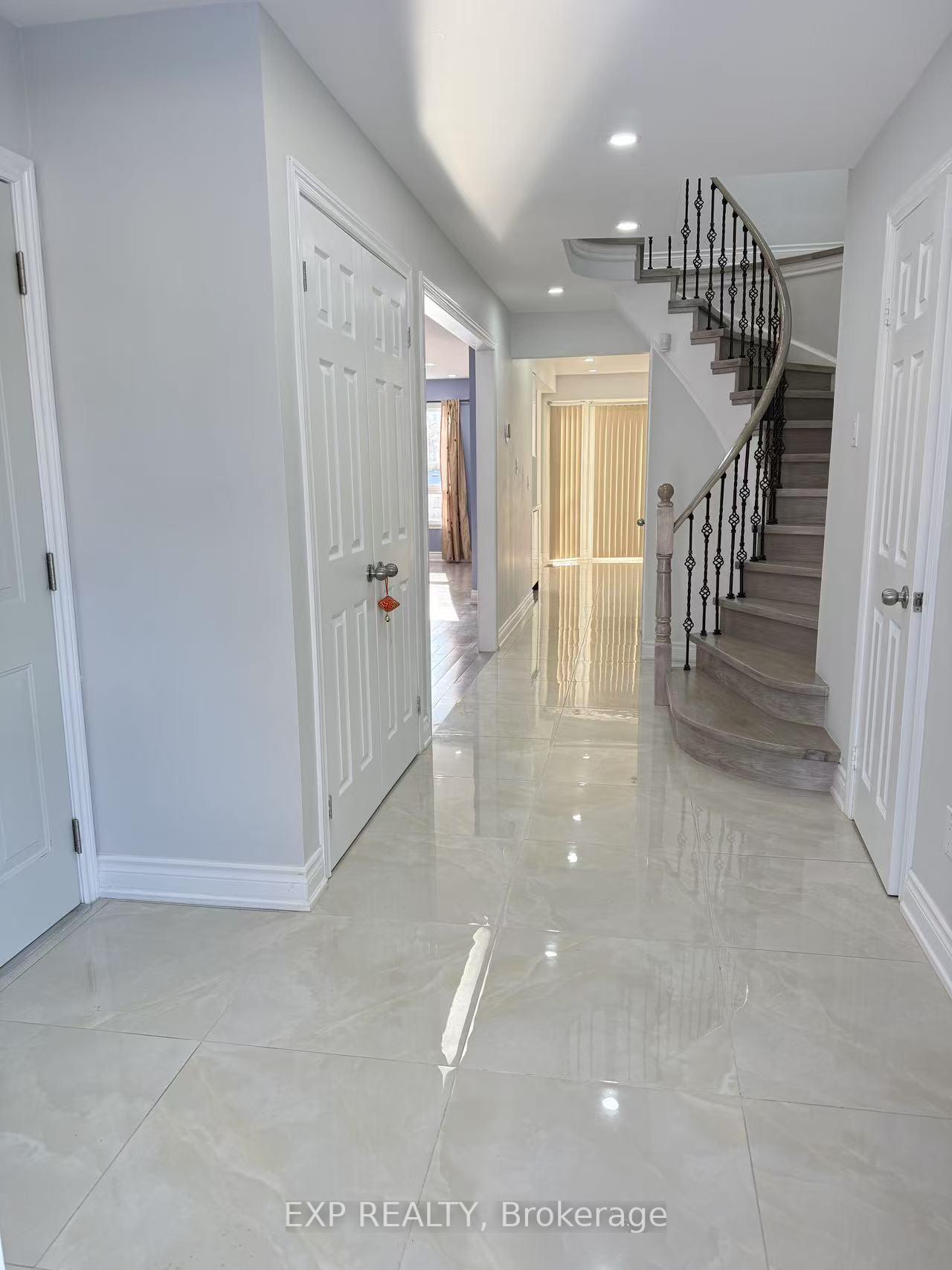 Photo 2 of 603 Flavelle Court, Pickering, Amberlea — HOMEH