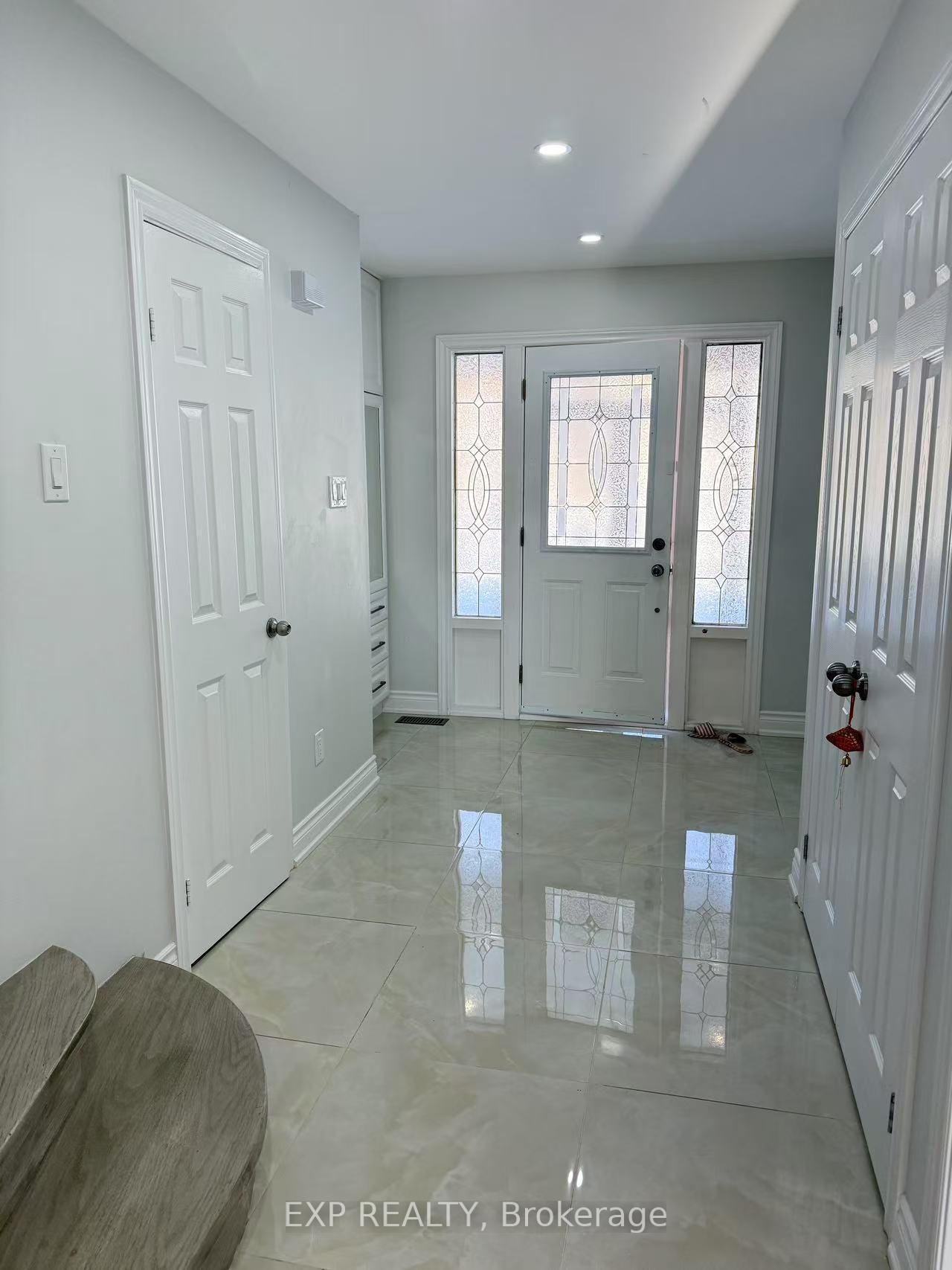 Photo 3 of 603 Flavelle Court, Pickering, Amberlea — HOMEH