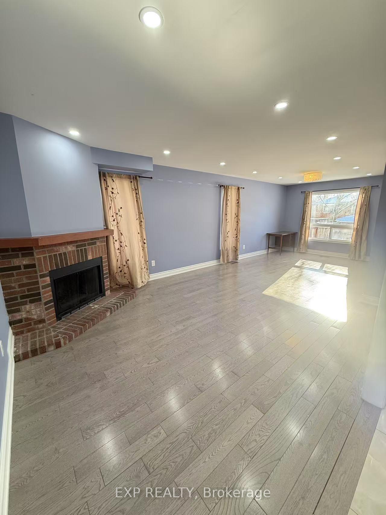 Photo 4 of 603 Flavelle Court, Pickering, Amberlea — HOMEH
