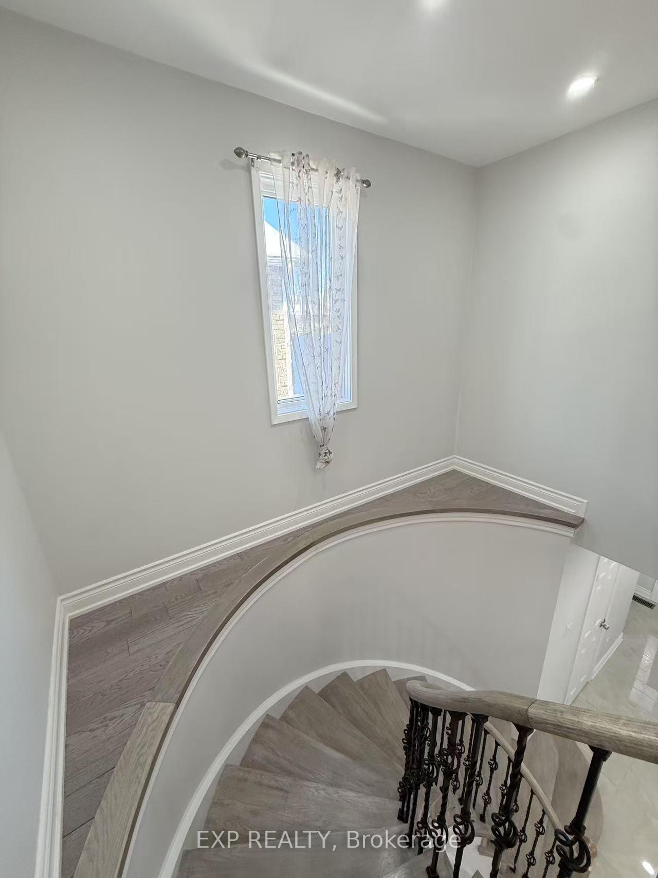 Photo 9 of 603 Flavelle Court, Pickering, Amberlea — HOMEH