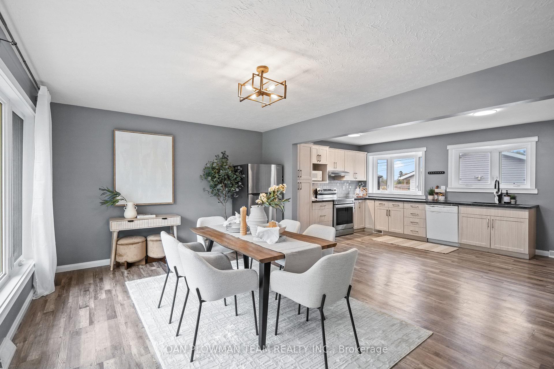 Photo 5 of 373 Welland Avenue, Oshawa, McLaughlin — HOMEH