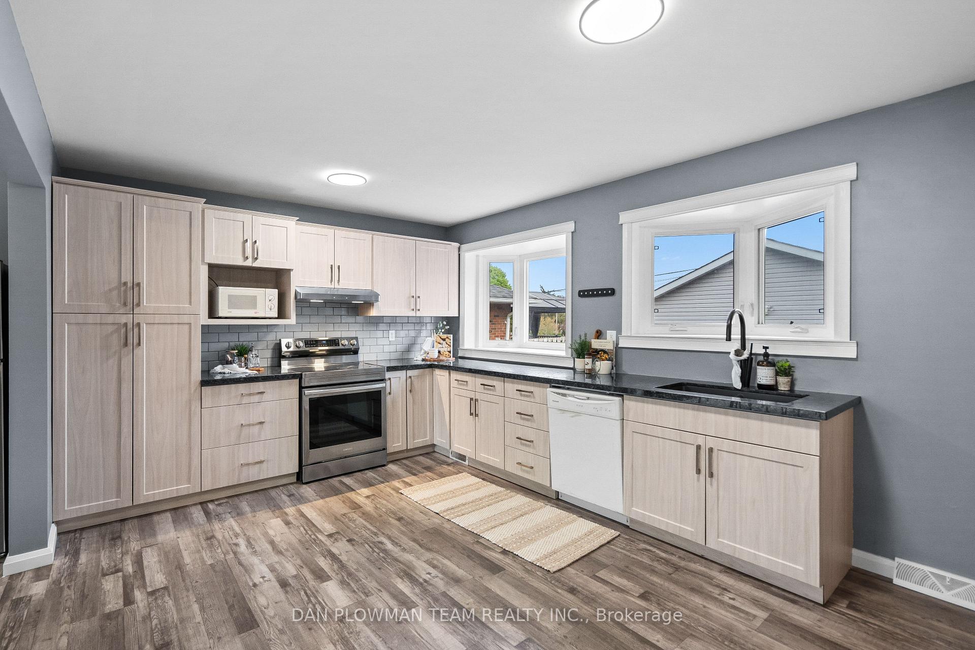 Photo 7 of 373 Welland Avenue, Oshawa, McLaughlin — HOMEH