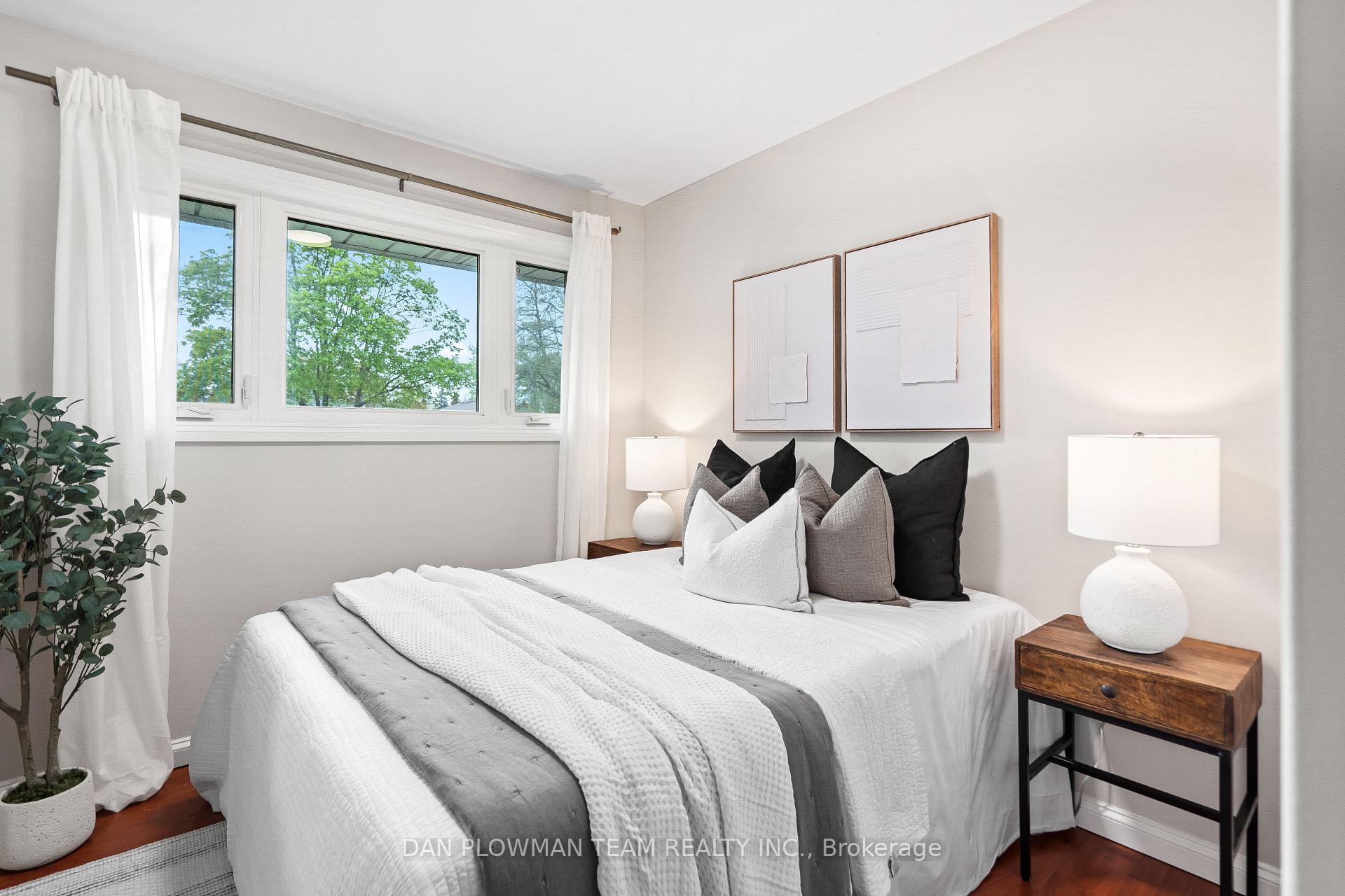 Photo 9 of 373 Welland Avenue, Oshawa, McLaughlin — HOMEH