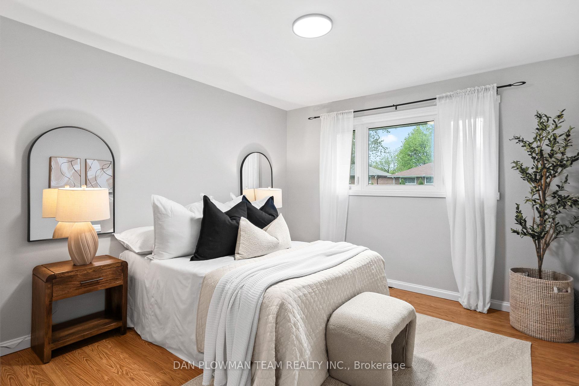 Photo 11 of 373 Welland Avenue, Oshawa, McLaughlin — HOMEH