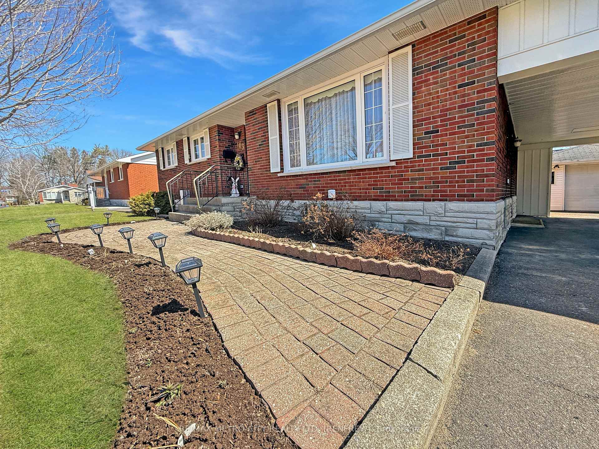 Photo 1 of 103 Simpson Avenue, Renfrew — HOMEH