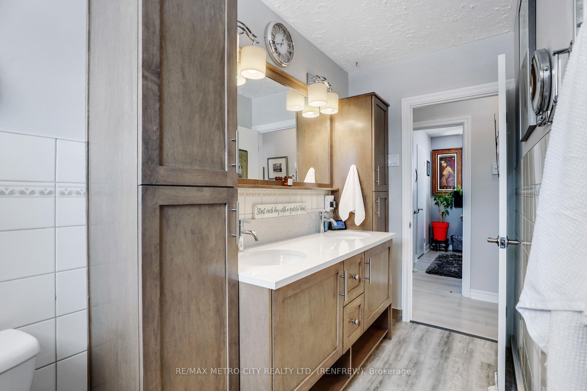 Photo 18 of 103 Simpson Avenue, Renfrew — HOMEH