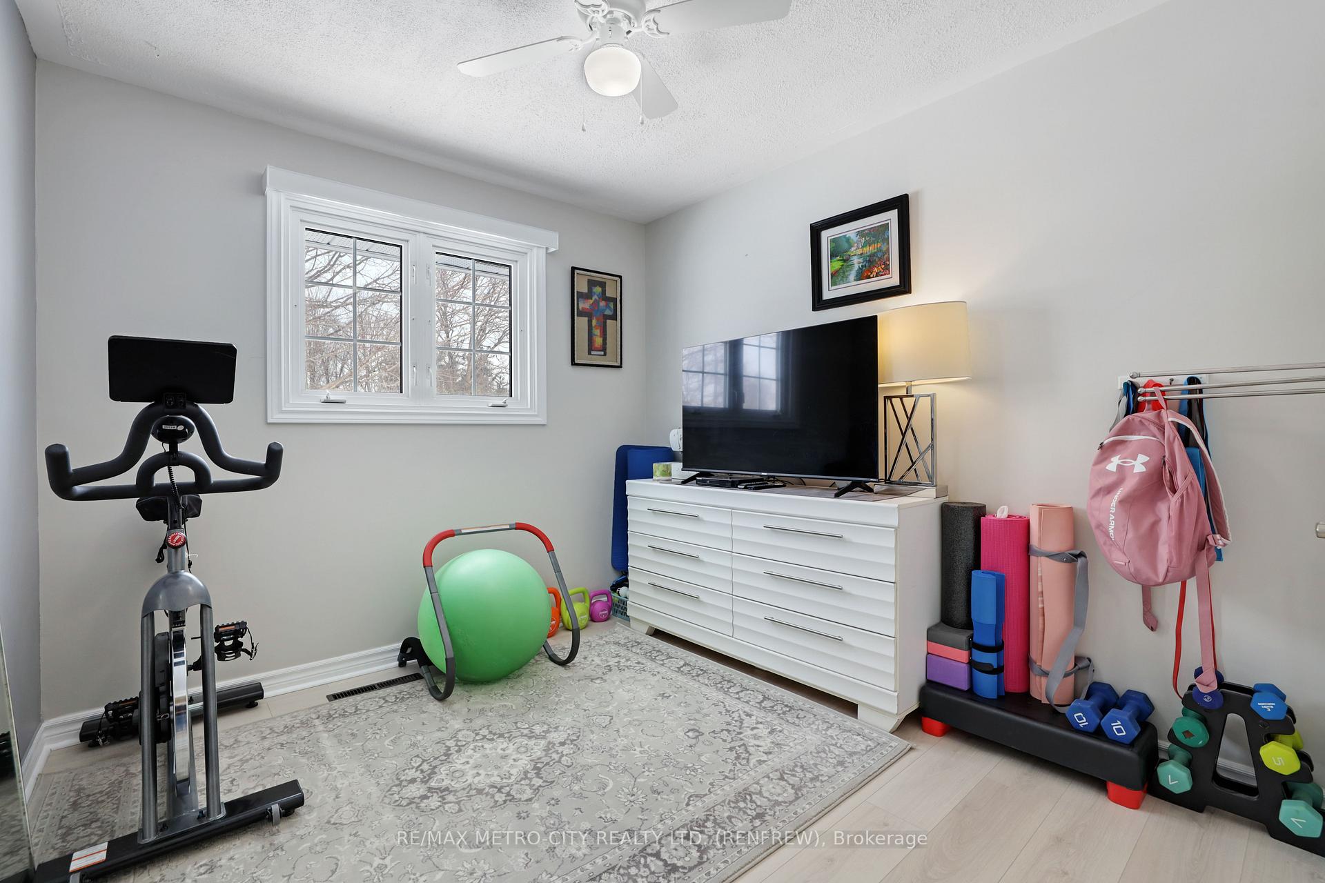 Photo 20 of 103 Simpson Avenue, Renfrew — HOMEH