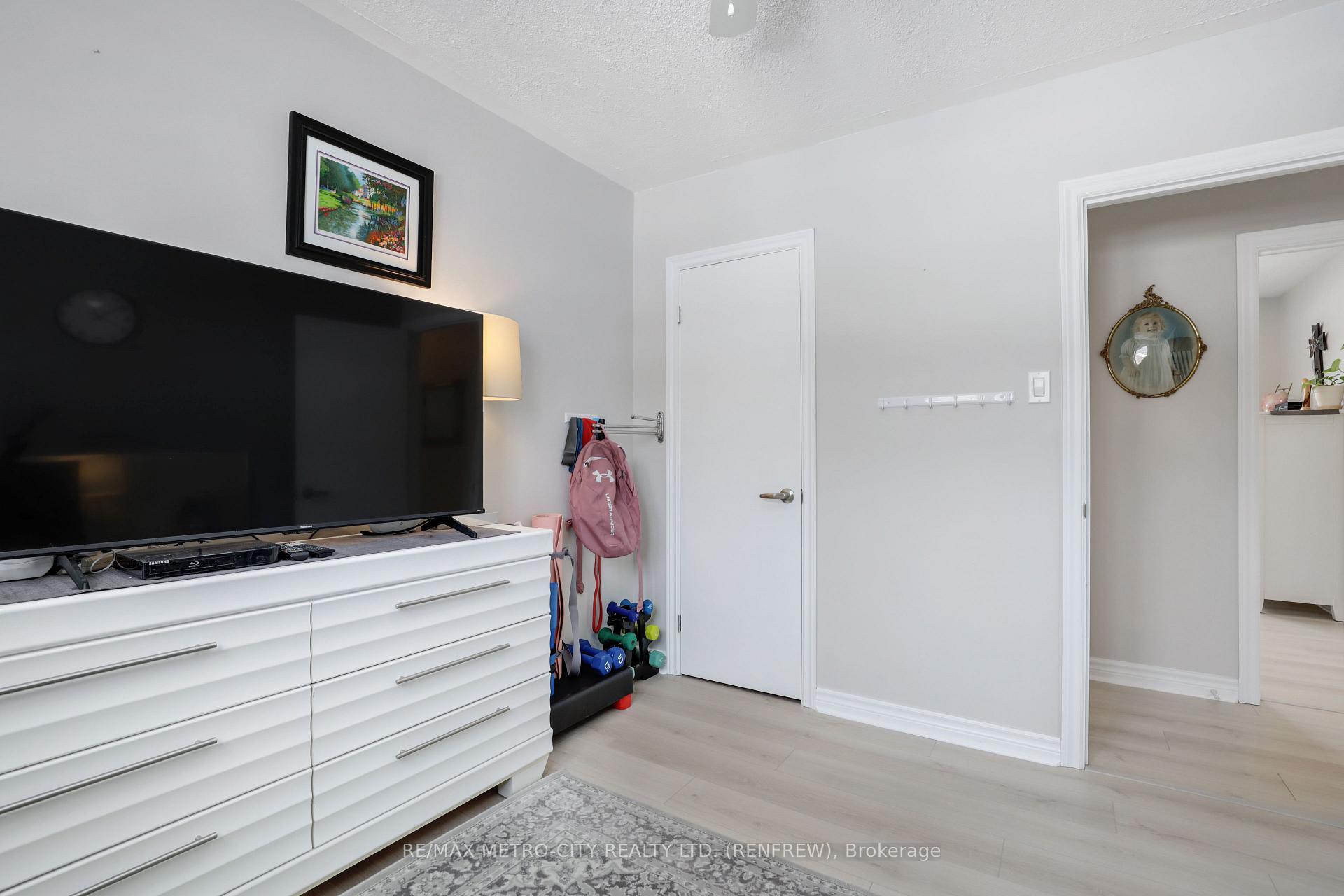 Photo 21 of 103 Simpson Avenue, Renfrew — HOMEH