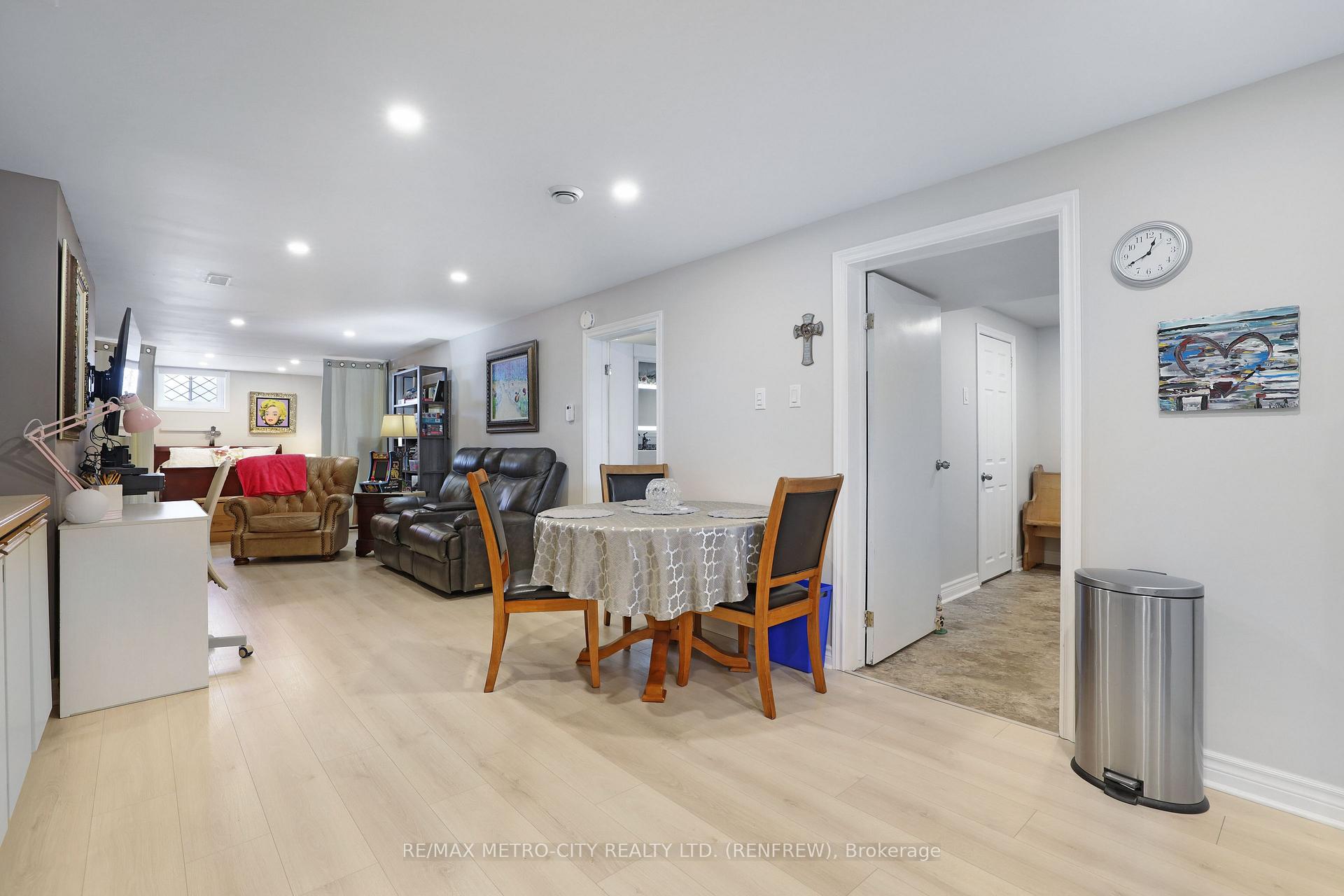 Photo 25 of 103 Simpson Avenue, Renfrew — HOMEH