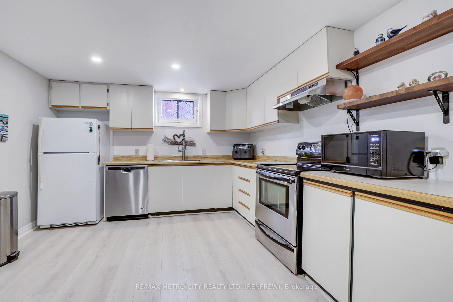 Photo 26 of 103 Simpson Avenue, Renfrew — HOMEH