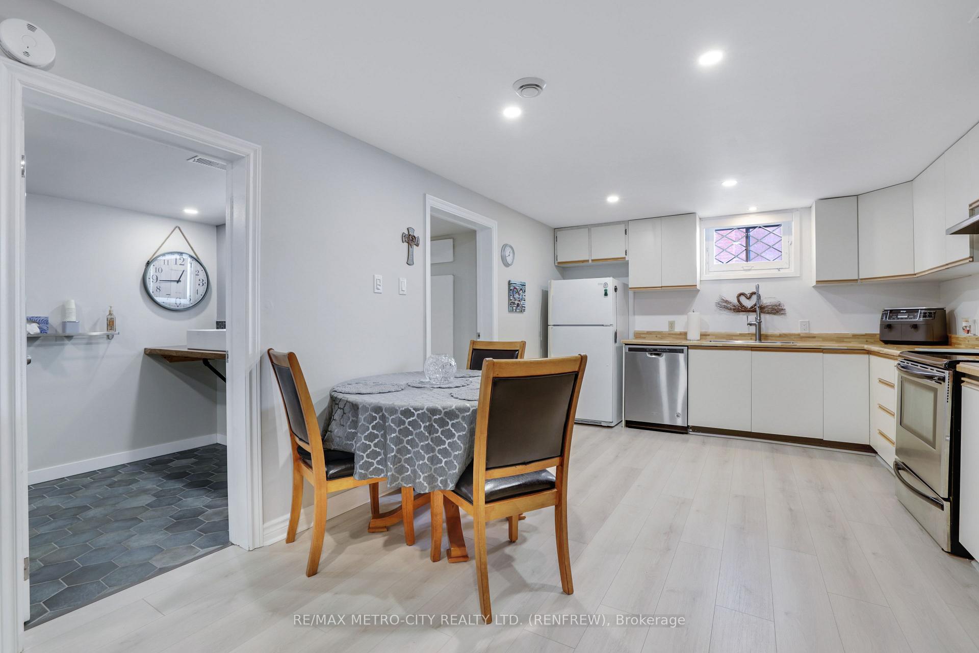 Photo 27 of 103 Simpson Avenue, Renfrew — HOMEH