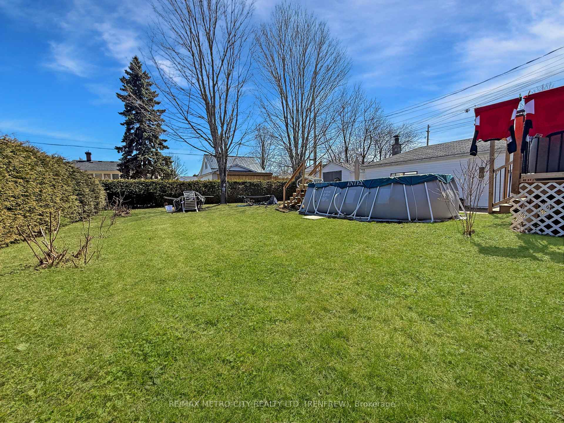Photo 38 of 103 Simpson Avenue, Renfrew — HOMEH