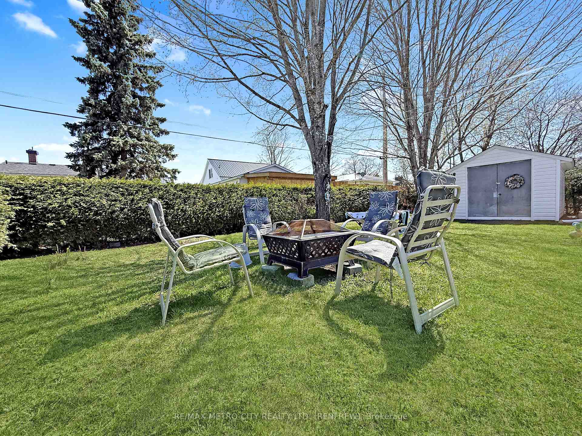 Photo 41 of 103 Simpson Avenue, Renfrew — HOMEH
