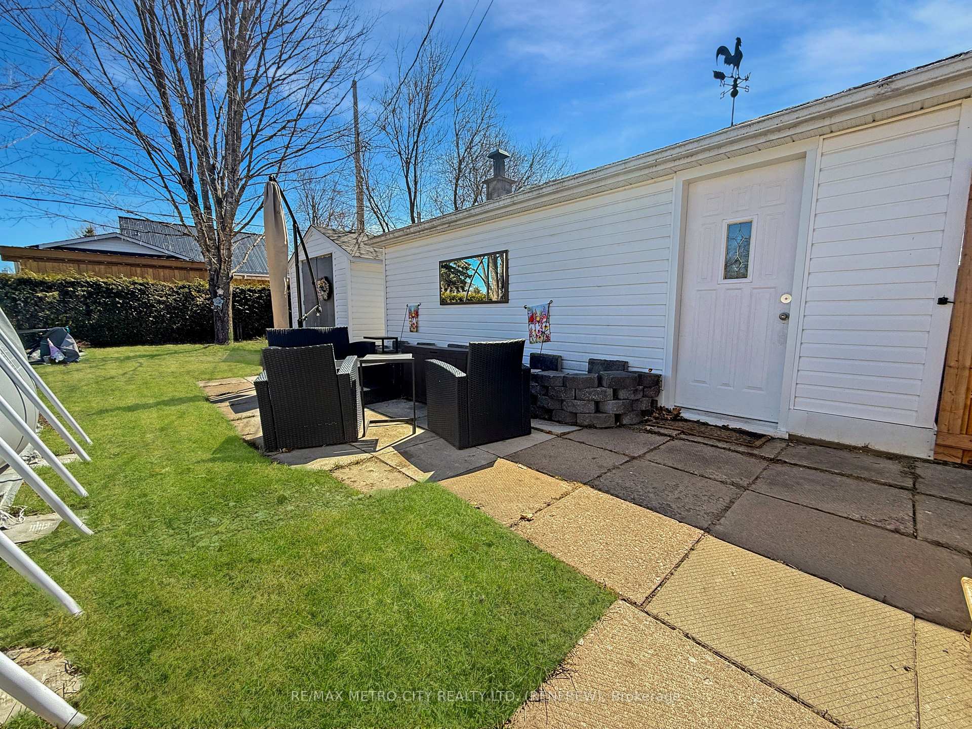 Photo 43 of 103 Simpson Avenue, Renfrew — HOMEH