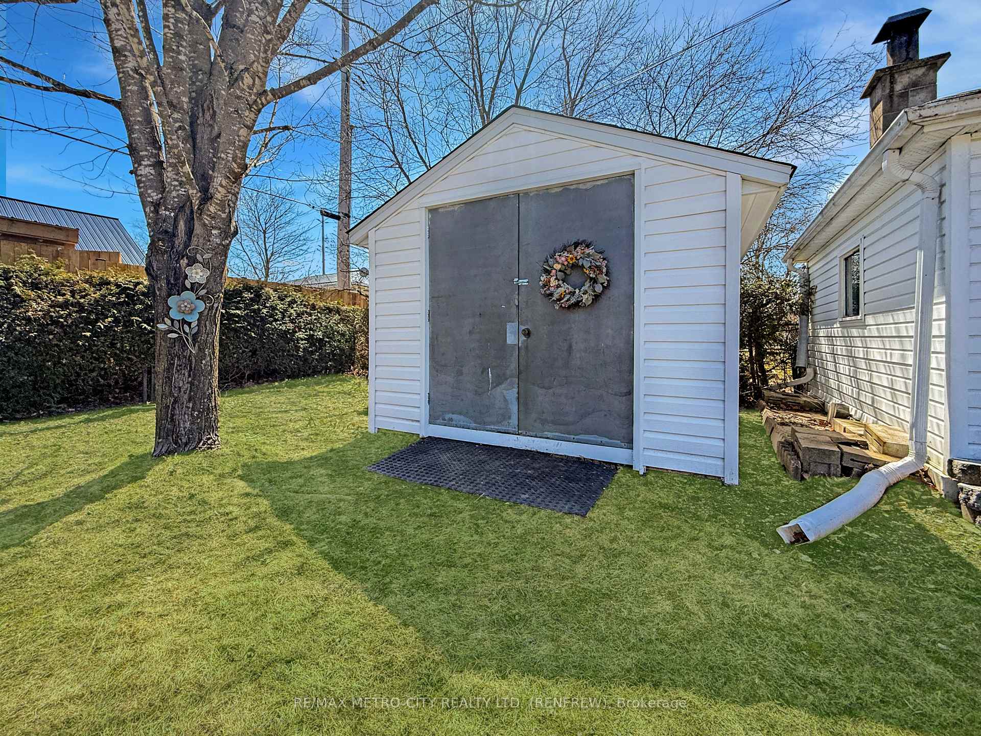 Photo 44 of 103 Simpson Avenue, Renfrew — HOMEH