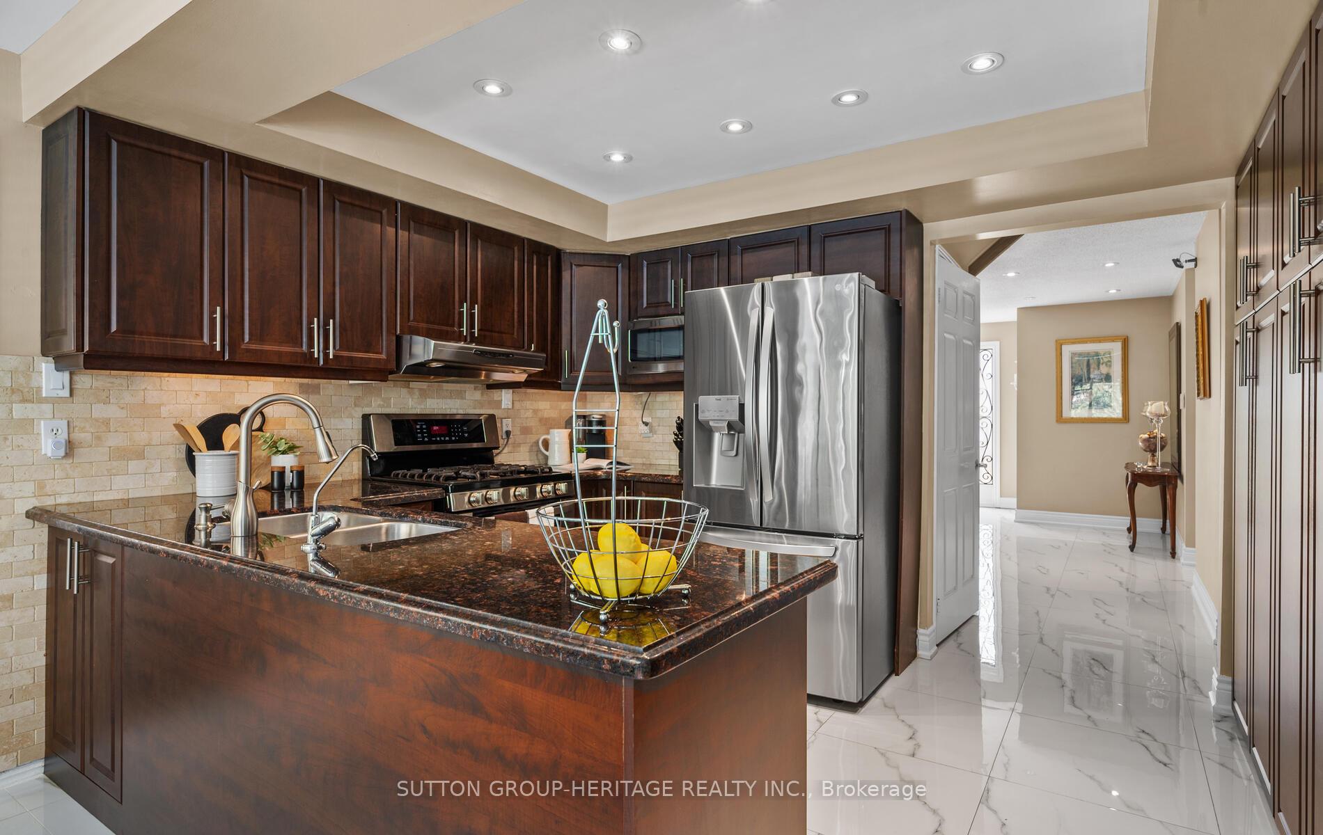 Photo 13 of 604 Weyburn Square, Pickering, Amberlea — HOMEH
