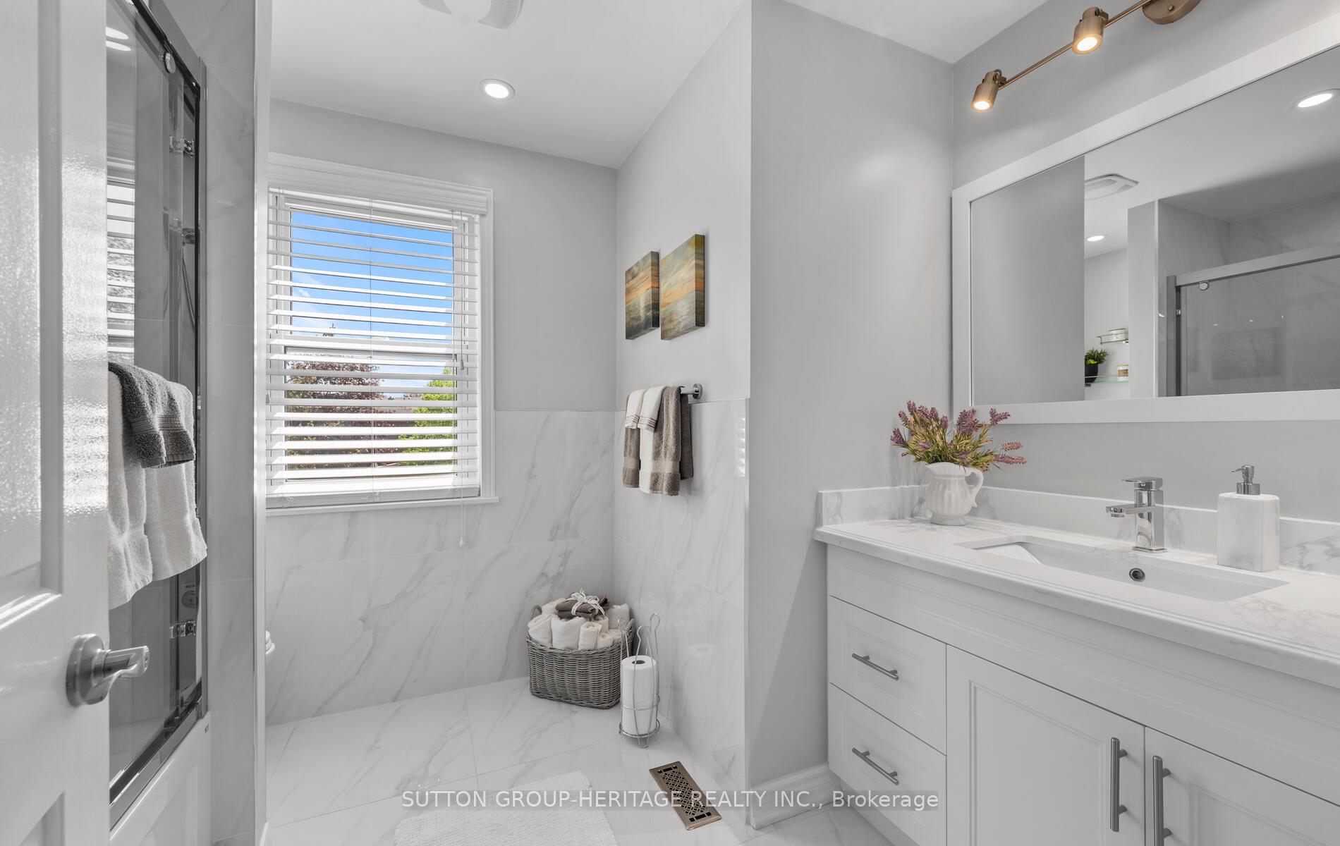 Photo 25 of 604 Weyburn Square, Pickering, Amberlea — HOMEH