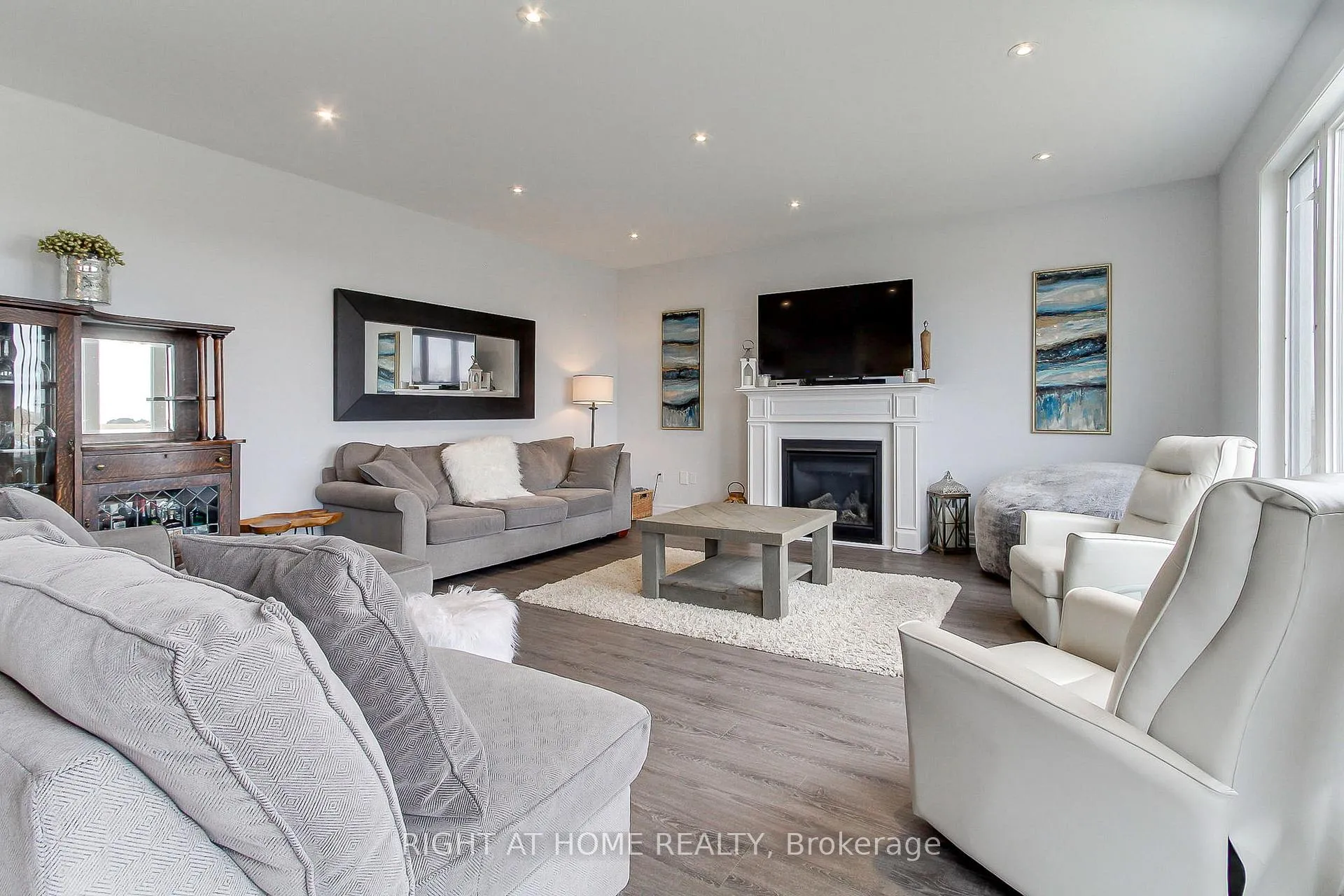 Photo 19 of 14 Don Hadden Crescent, Brock, Sunderland — HOMEH
