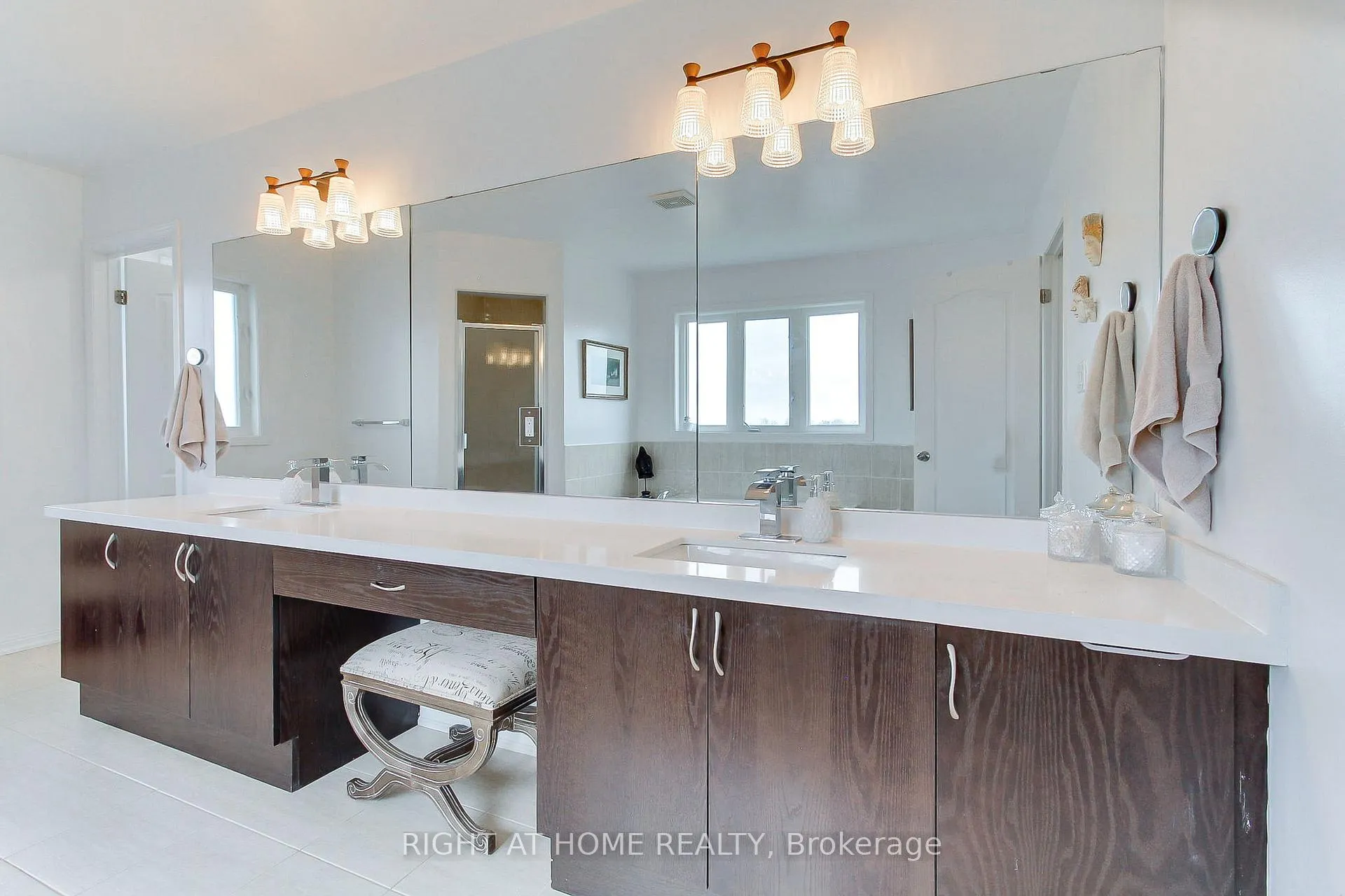 Photo 31 of 14 Don Hadden Crescent, Brock, Sunderland — HOMEH