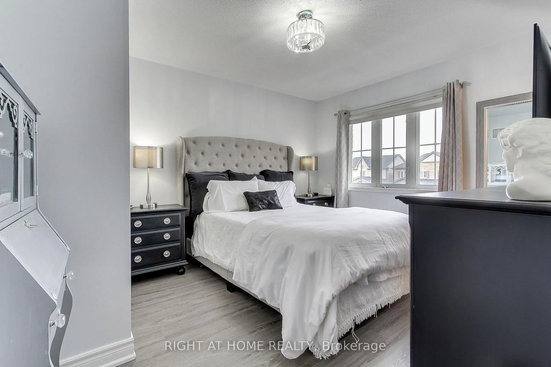 Photo 38 of 14 Don Hadden Crescent, Brock, Sunderland — HOMEH
