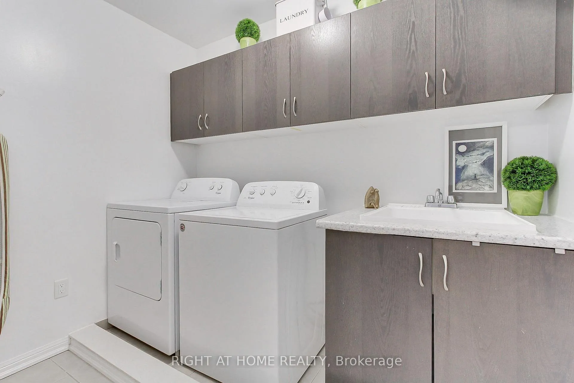 Photo 43 of 14 Don Hadden Crescent, Brock, Sunderland — HOMEH