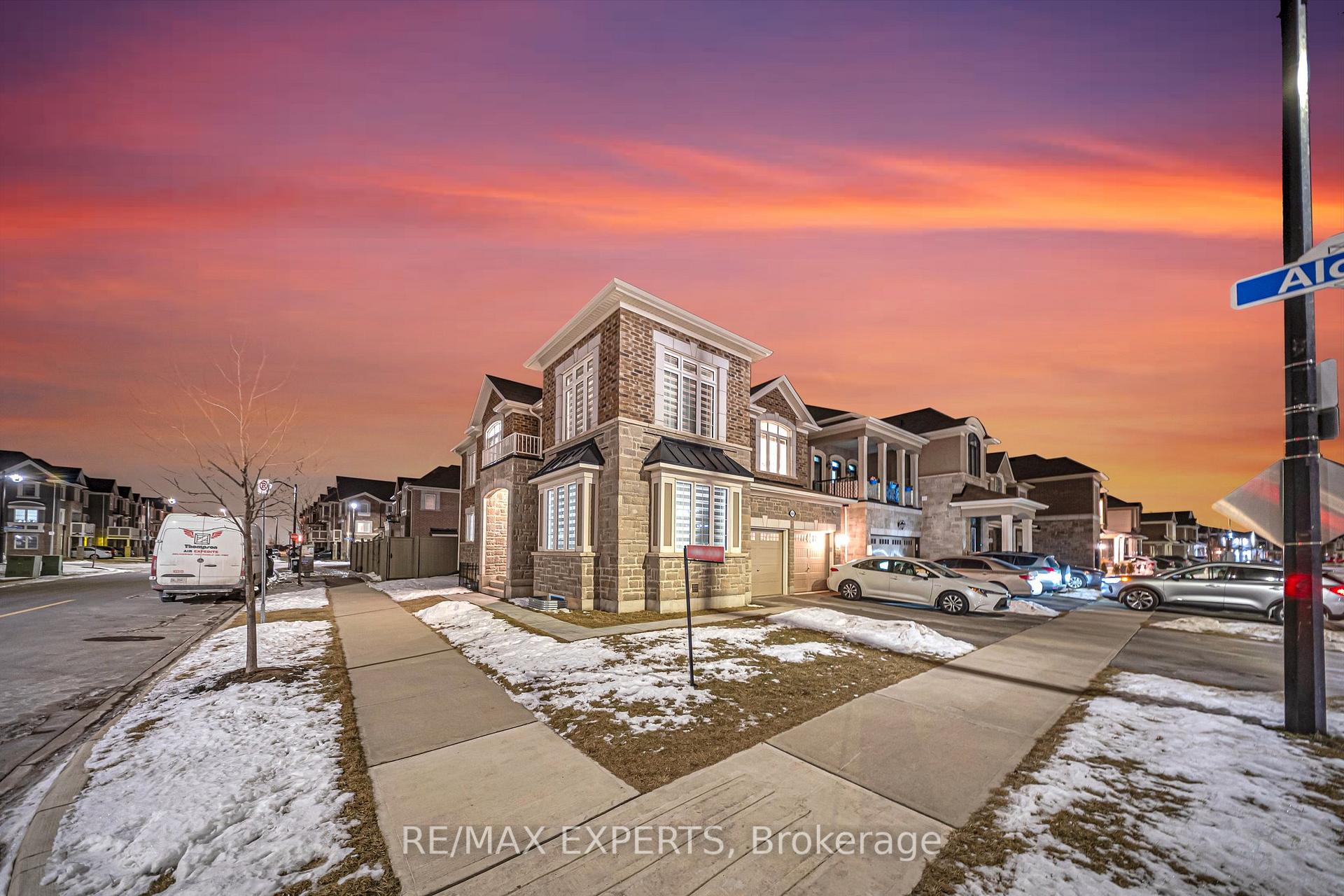 Front of 668 Kennedy Circle W