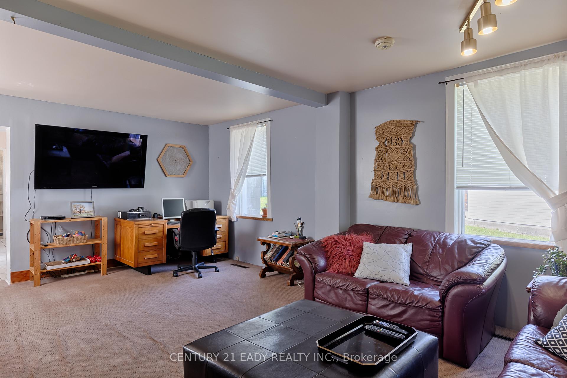 Photo 9 of 52 Queen Street S, Renfrew — HOMEH