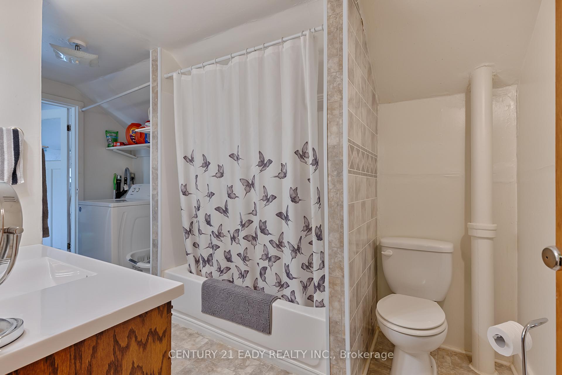 Photo 11 of 52 Queen Street S, Renfrew — HOMEH