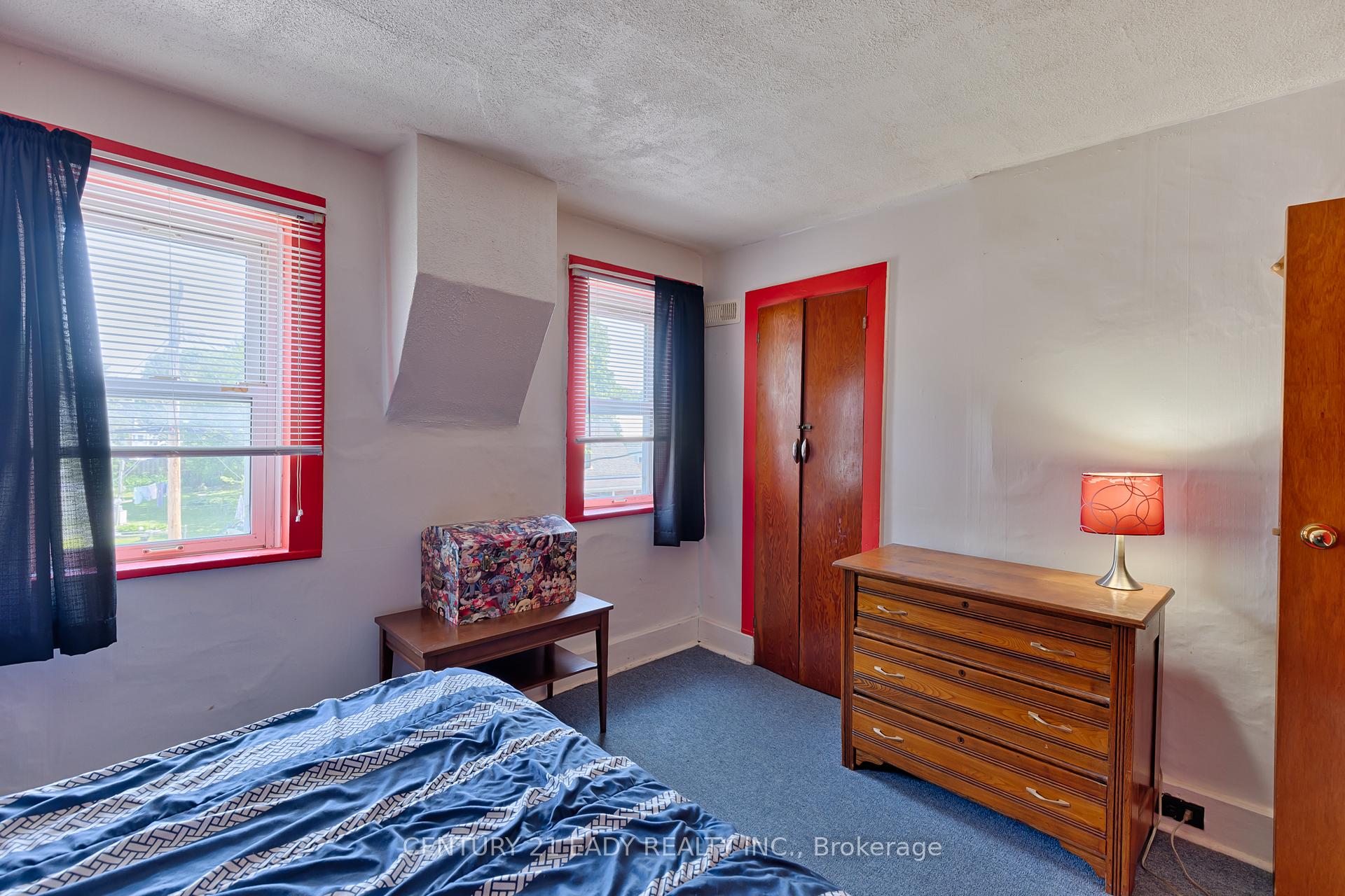 Photo 13 of 52 Queen Street S, Renfrew — HOMEH