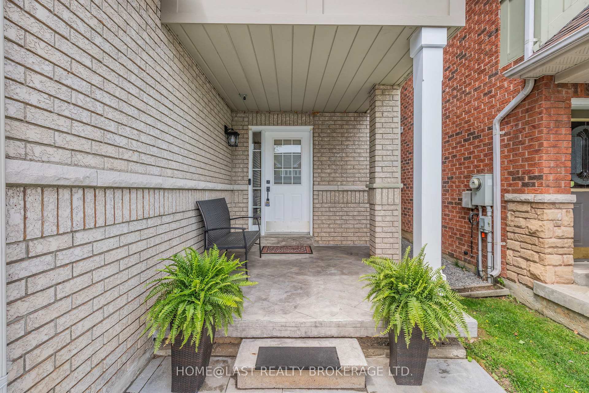 Photo 2 of 726 Swan Place, Pickering, Amberlea — HOMEH