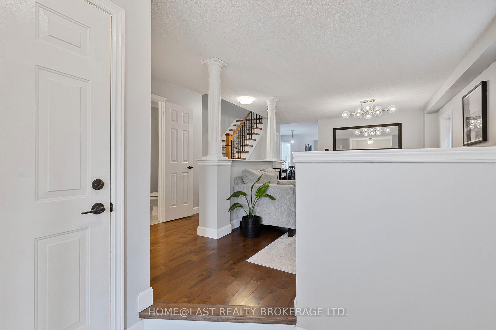 Photo 4 of 726 Swan Place, Pickering, Amberlea — HOMEH