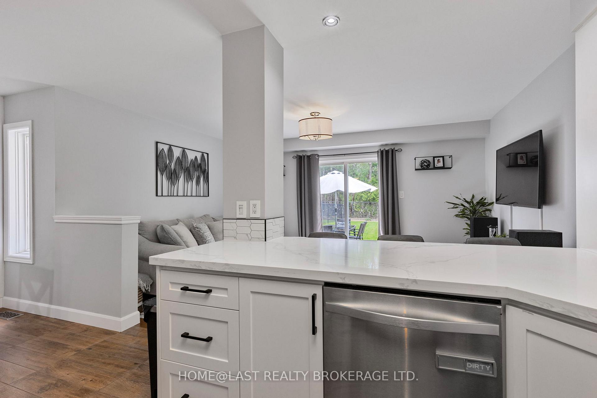 Photo 15 of 726 Swan Place, Pickering, Amberlea — HOMEH