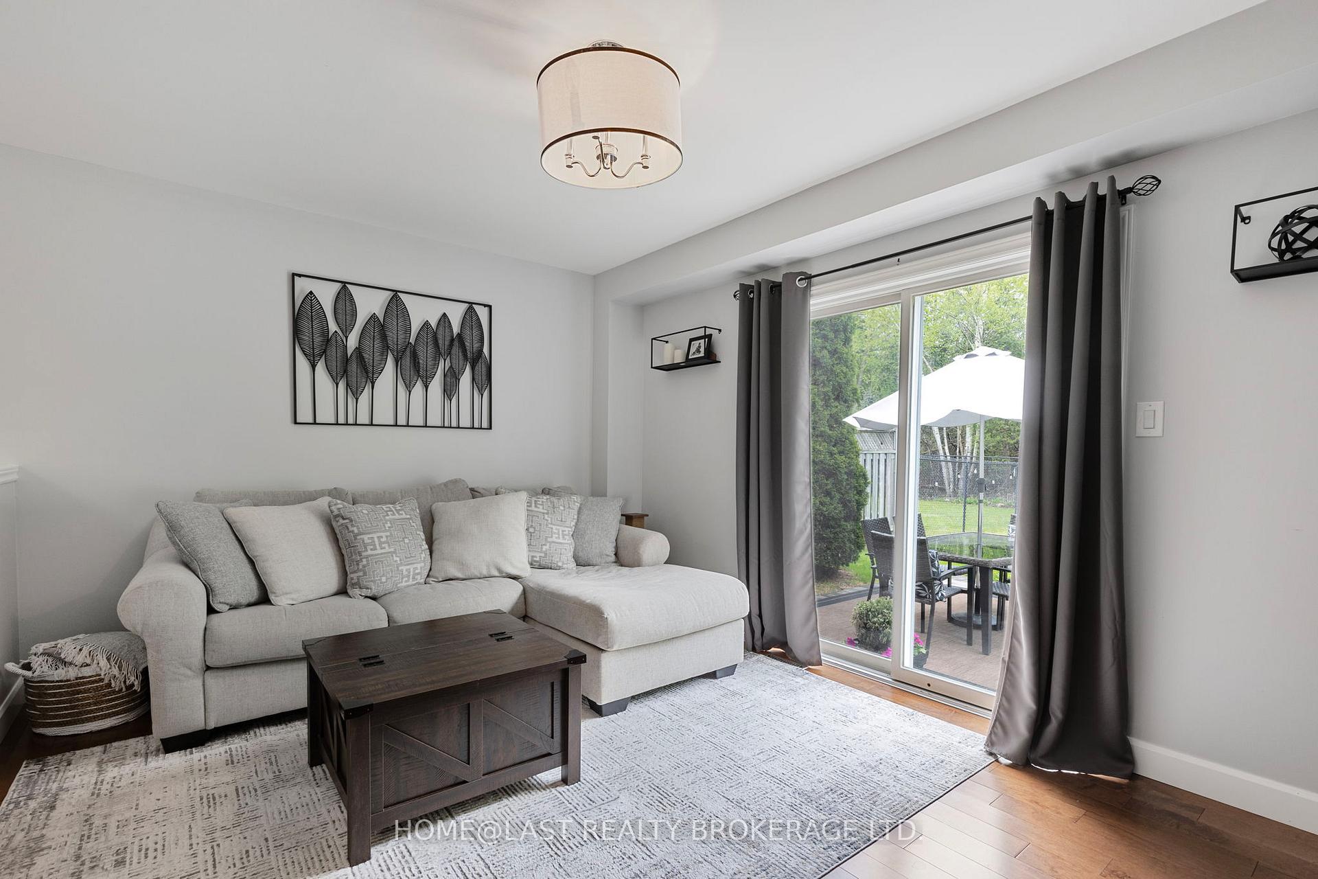 Photo 17 of 726 Swan Place, Pickering, Amberlea — HOMEH