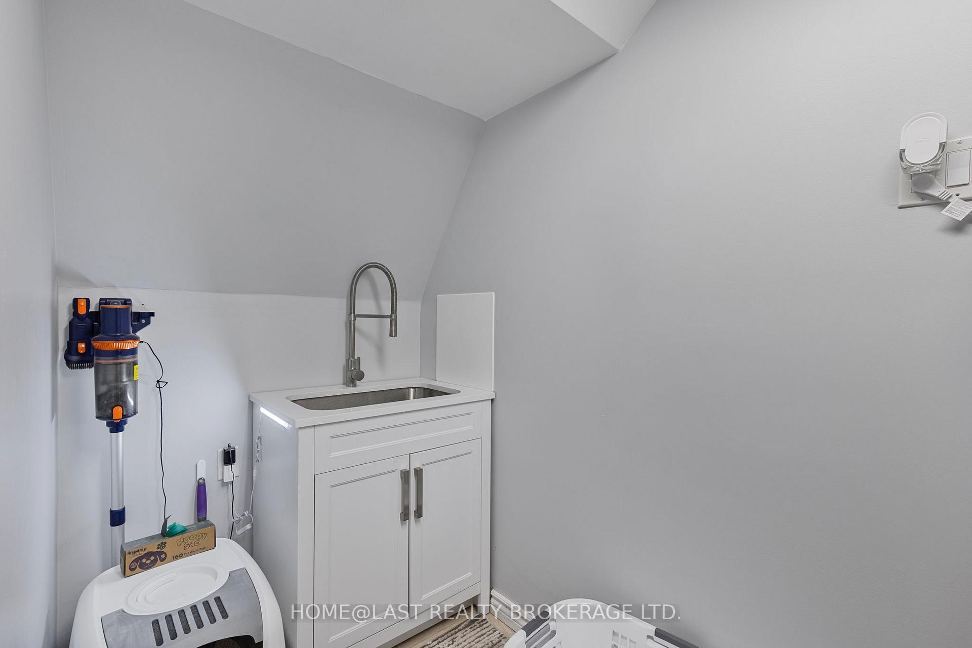 Photo 33 of 726 Swan Place, Pickering, Amberlea — HOMEH
