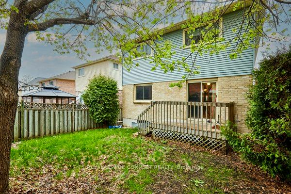 Photo 2 of 1610 Mcbrady Crescent, Pickering, Brock Ridge — HOMEH