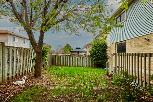 Photo 3 of 1610 Mcbrady Crescent, Pickering, Brock Ridge — HOMEH