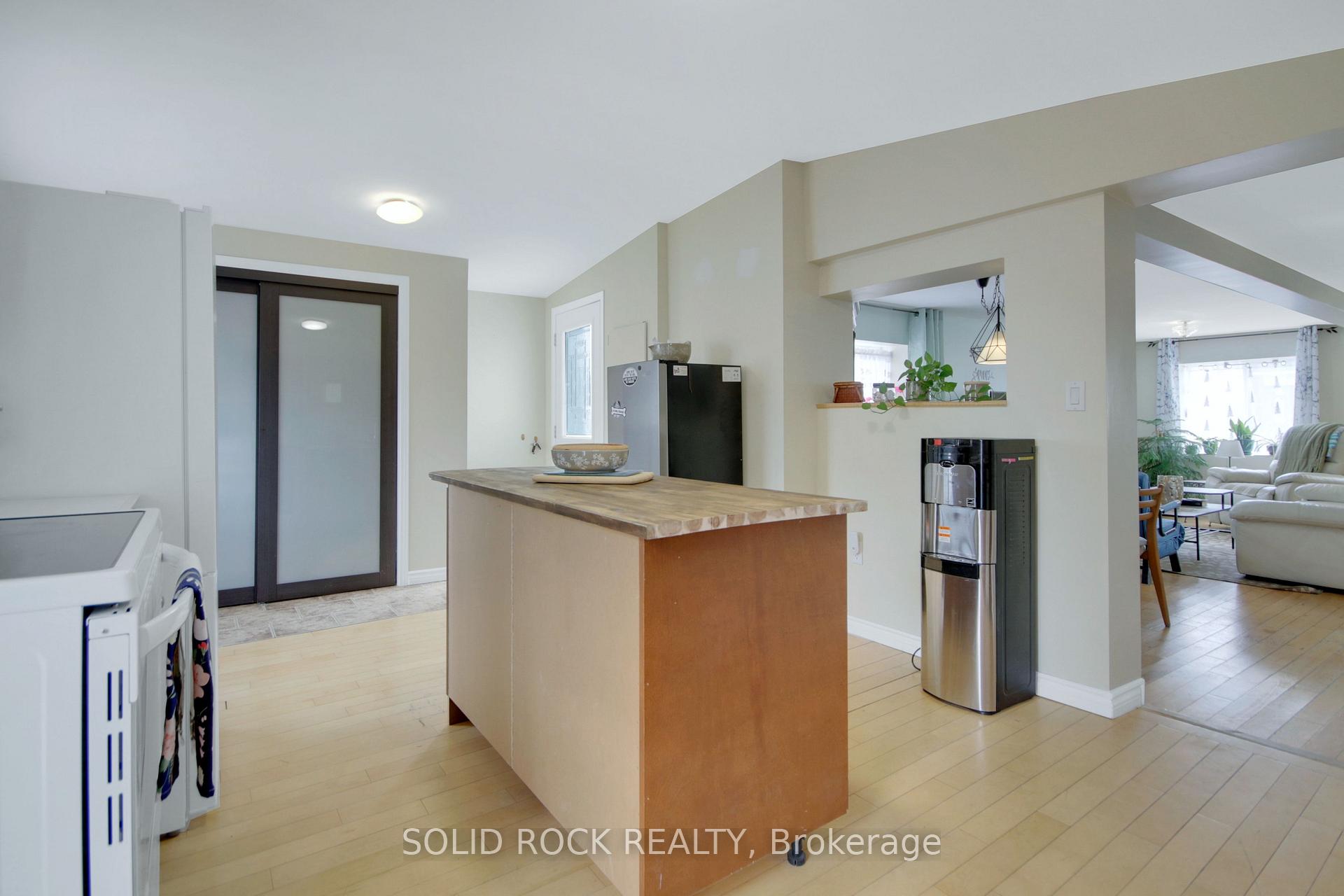 Photo 8 of 133 Bonnechere Street S, Renfrew — HOMEH